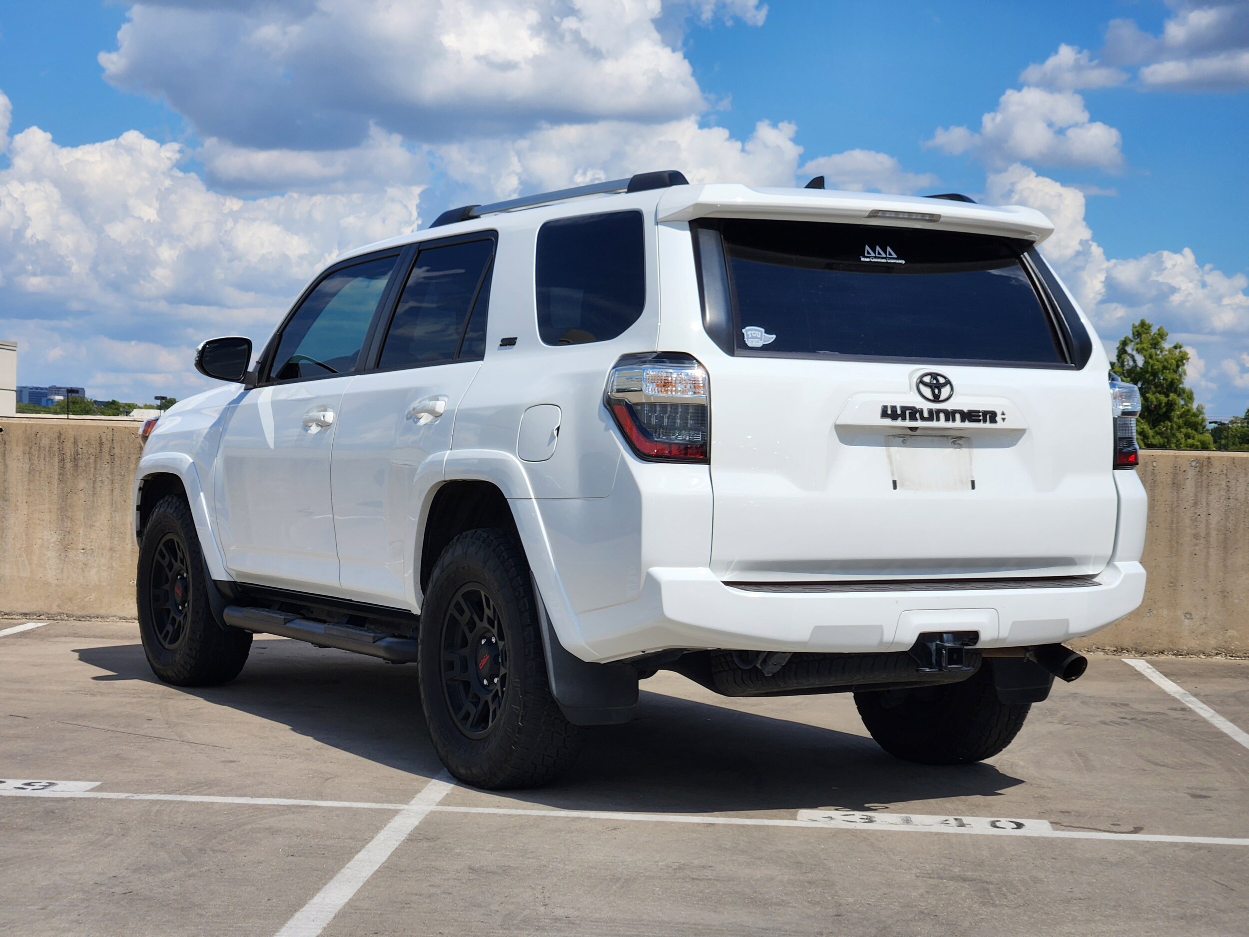 2022 Toyota 4Runner SR5 Premium photo 2