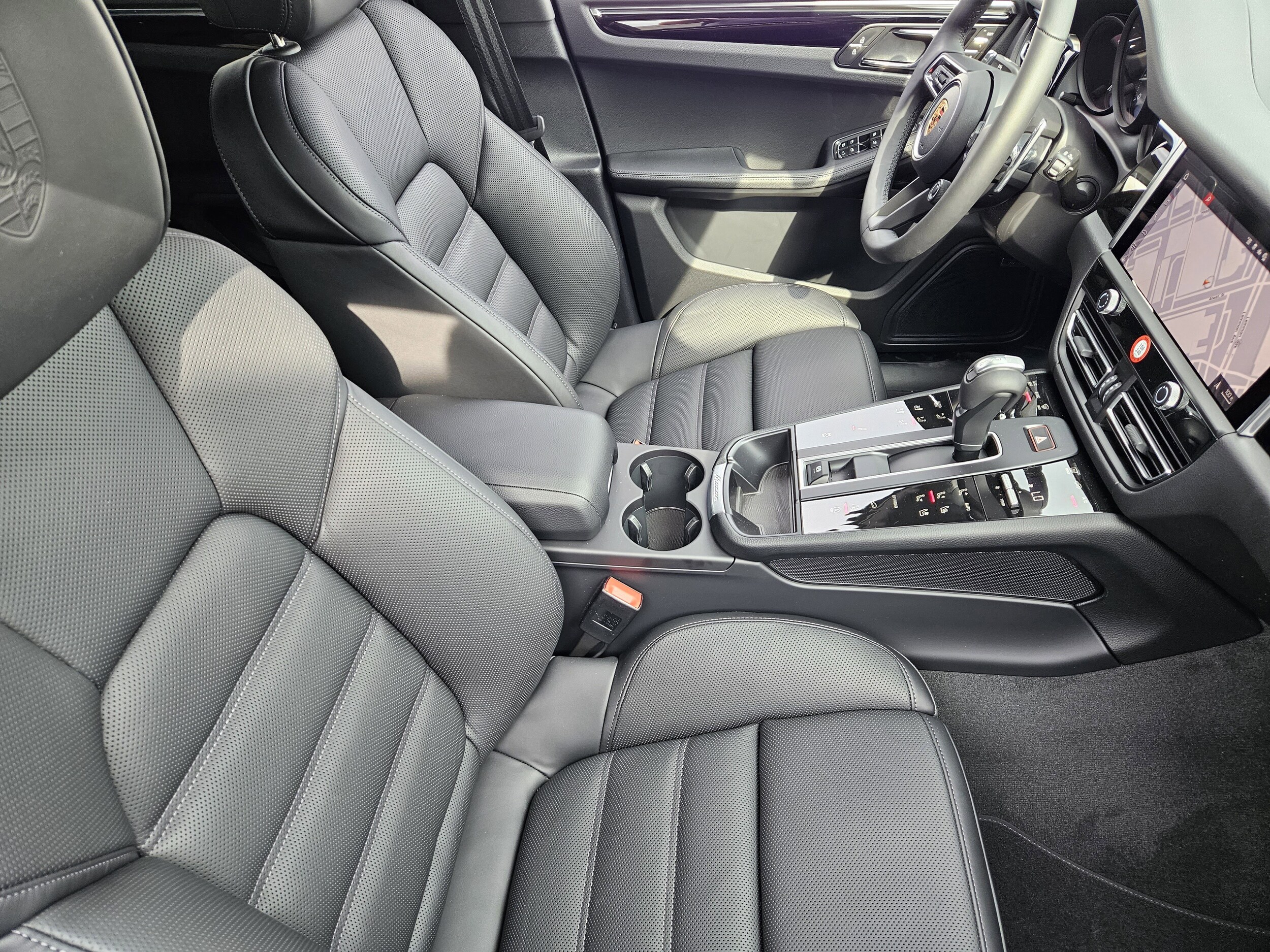 2026 Porsche Macan - Photo 14