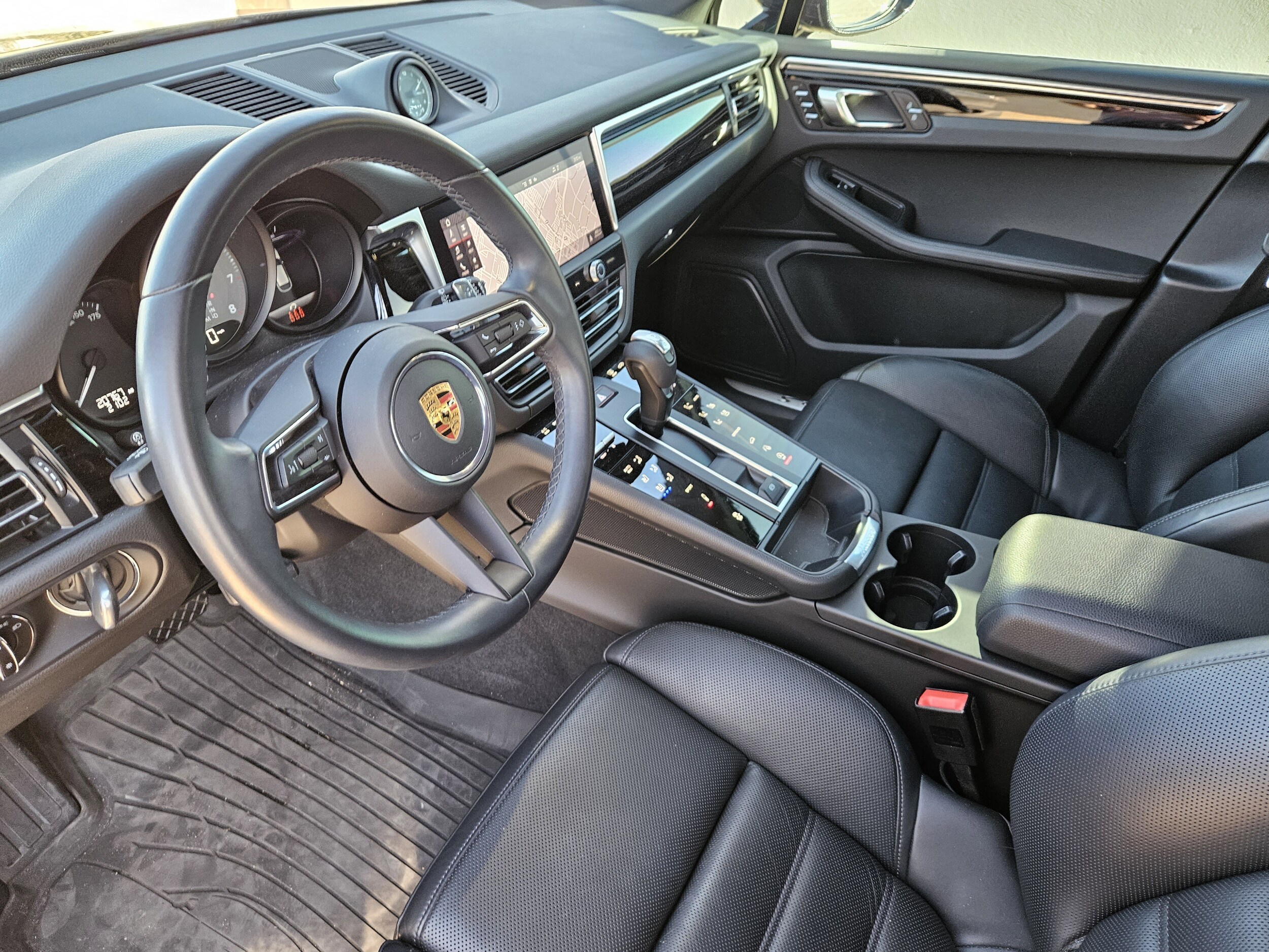 2023 Porsche Macan S photo 4