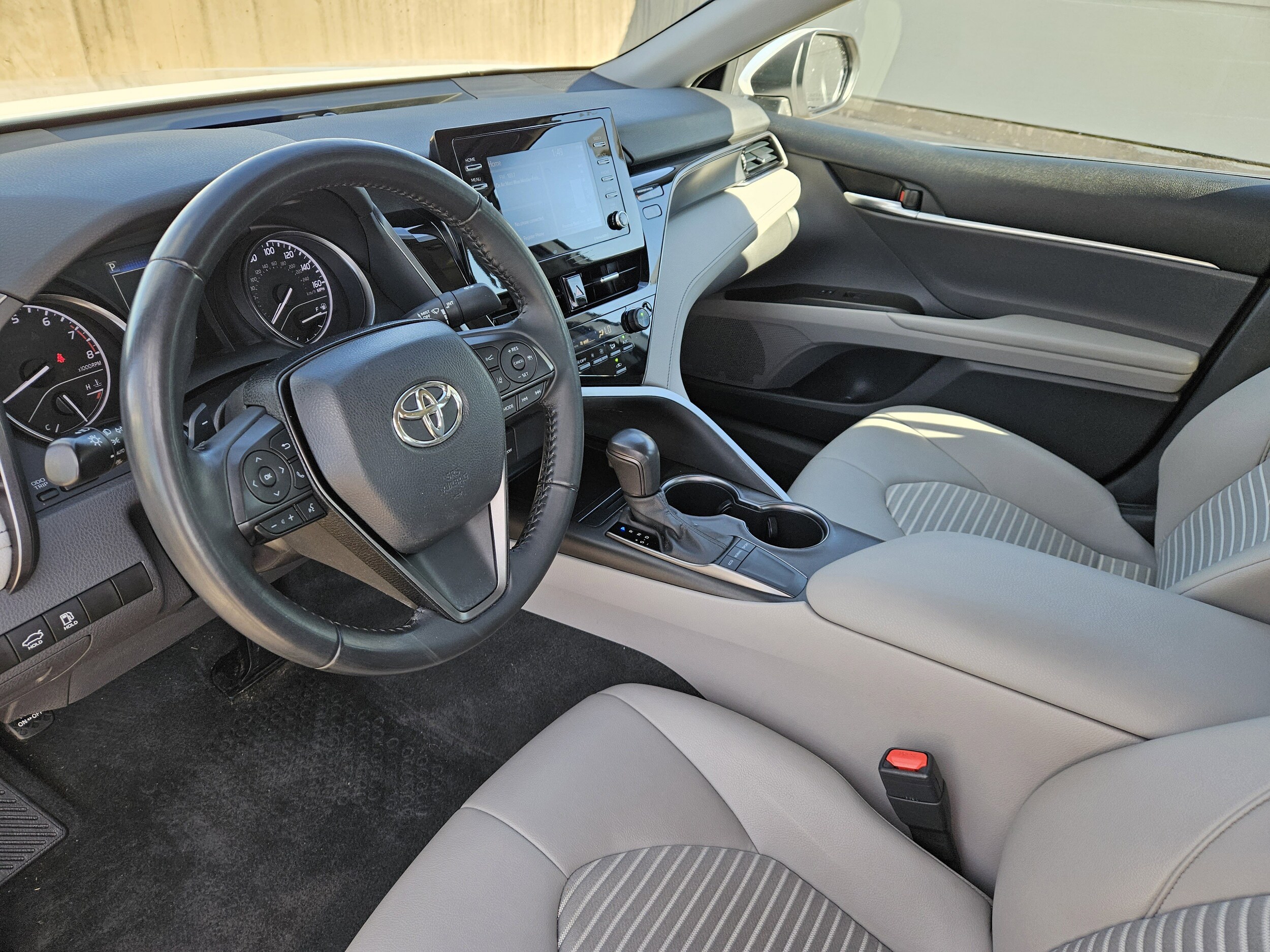 2022 Toyota Camry SE photo 4