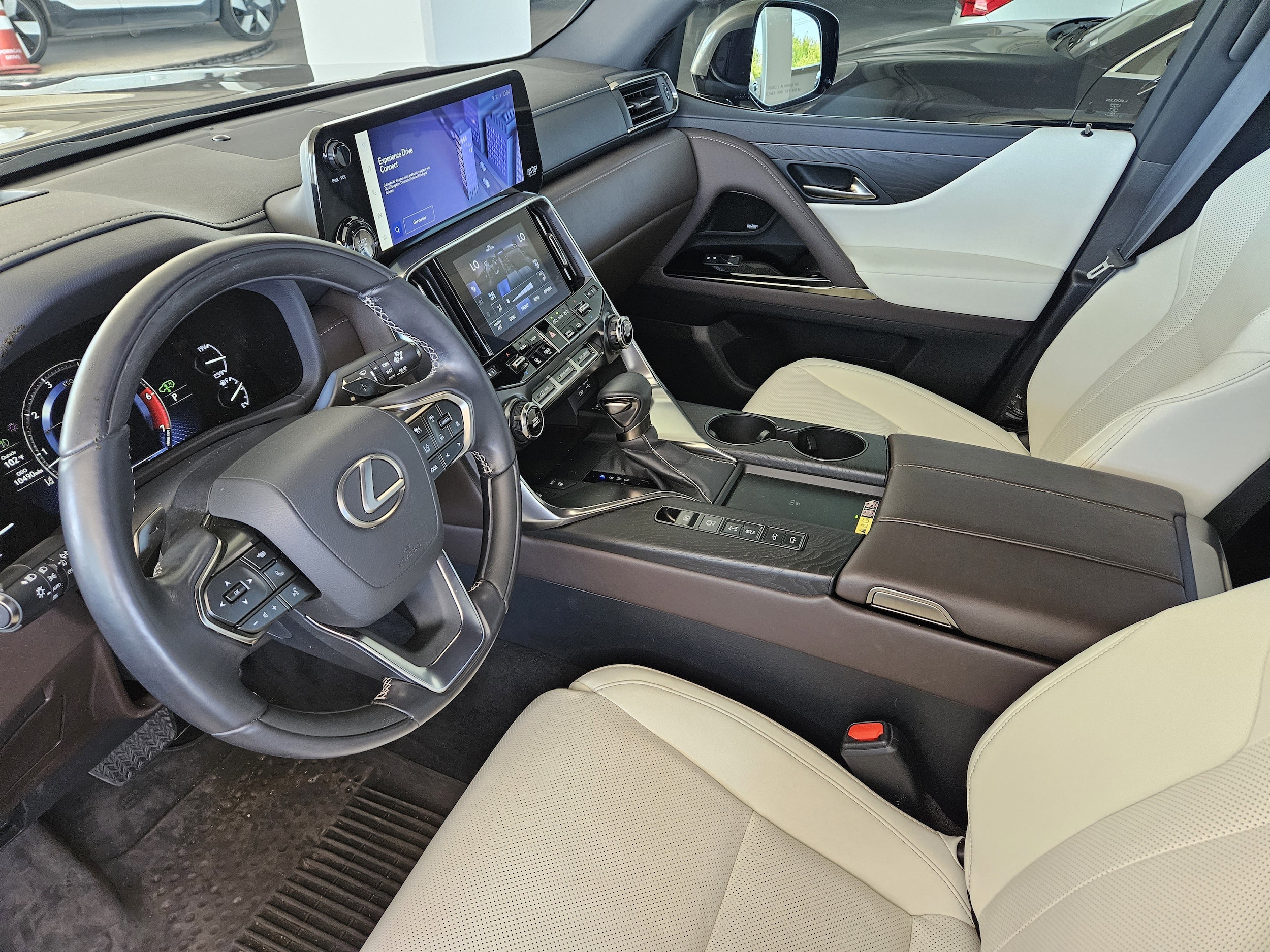 2023 Lexus LX 600 Luxury photo 4