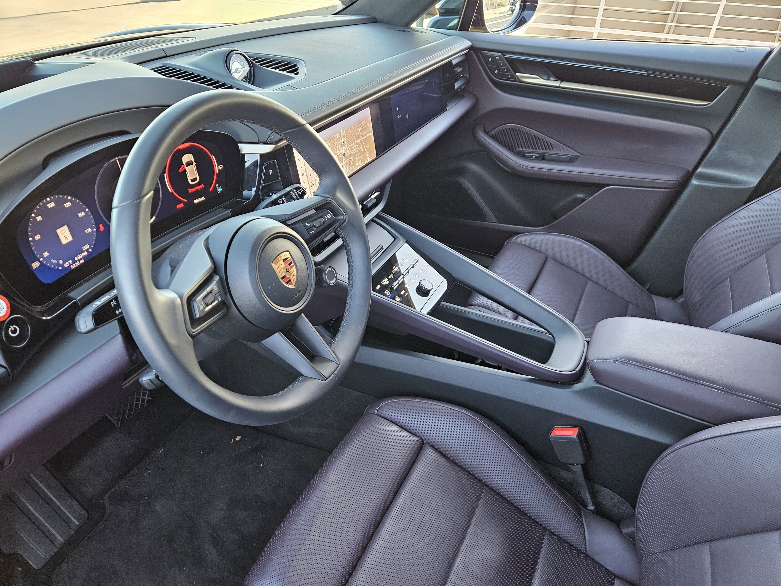 2024 Porsche Macan Electric 4 photo 4