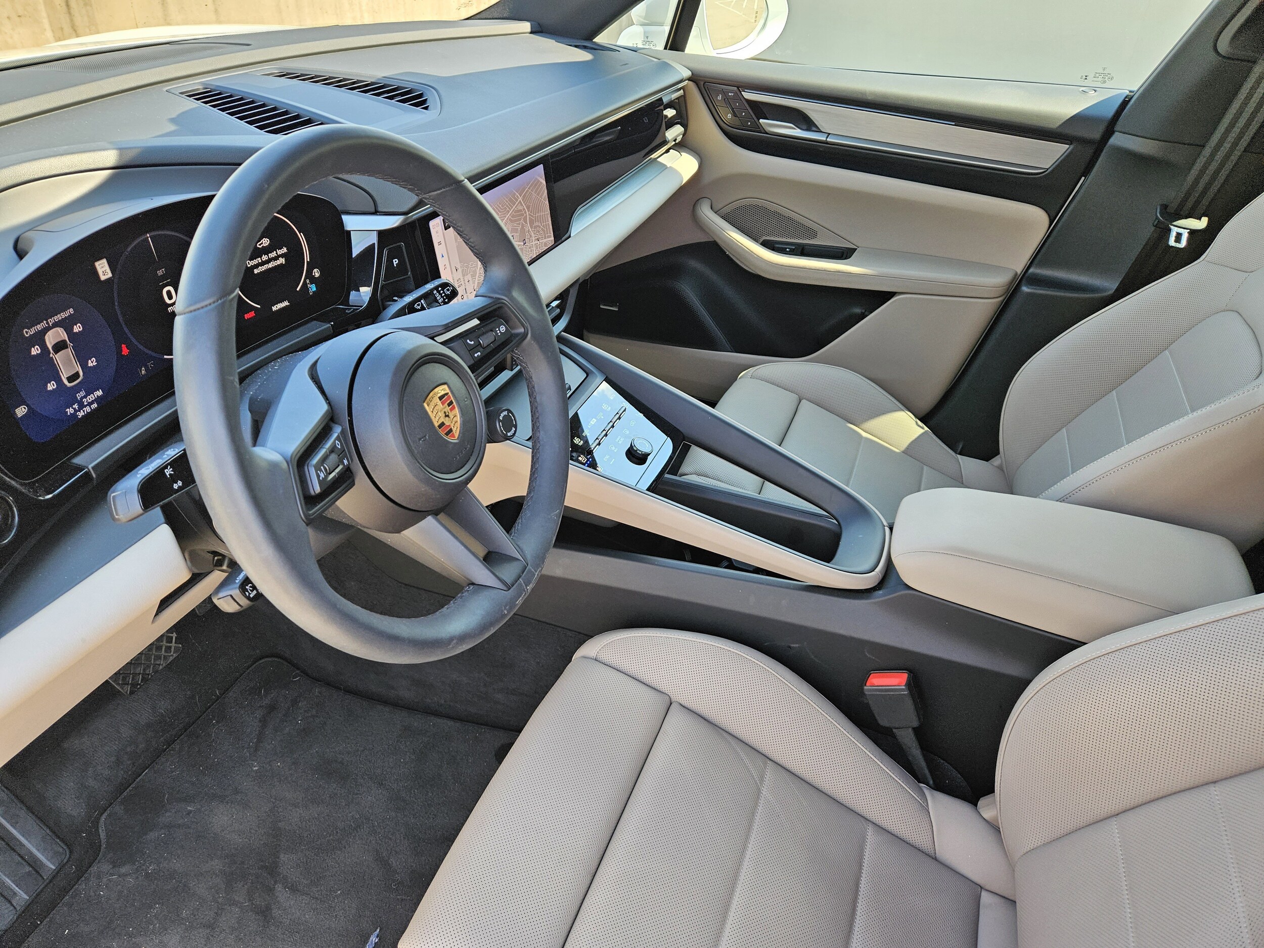 2024 Porsche Macan Electric 4 photo 4