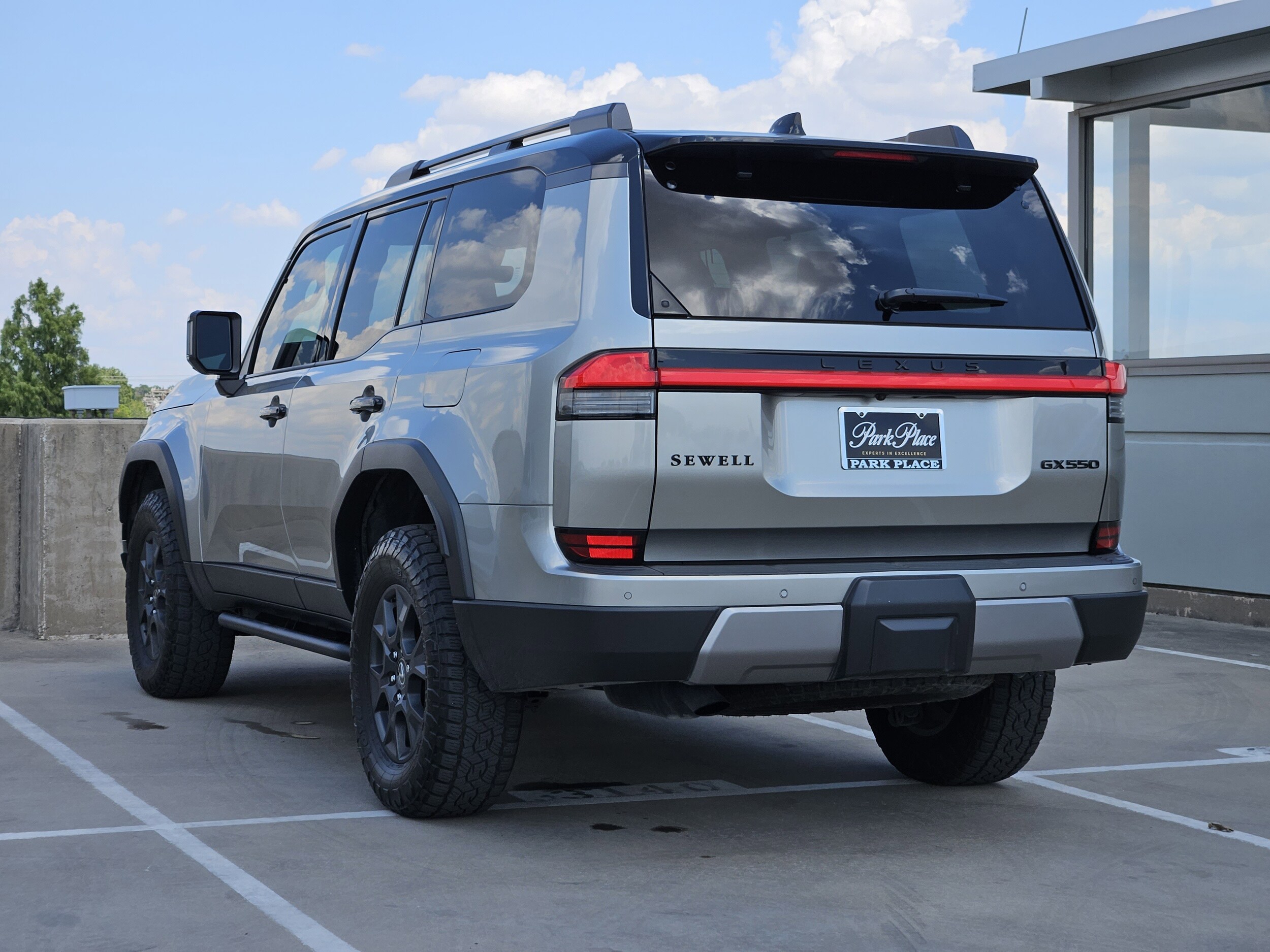 2024 Lexus GX 550 Overtrail photo 3