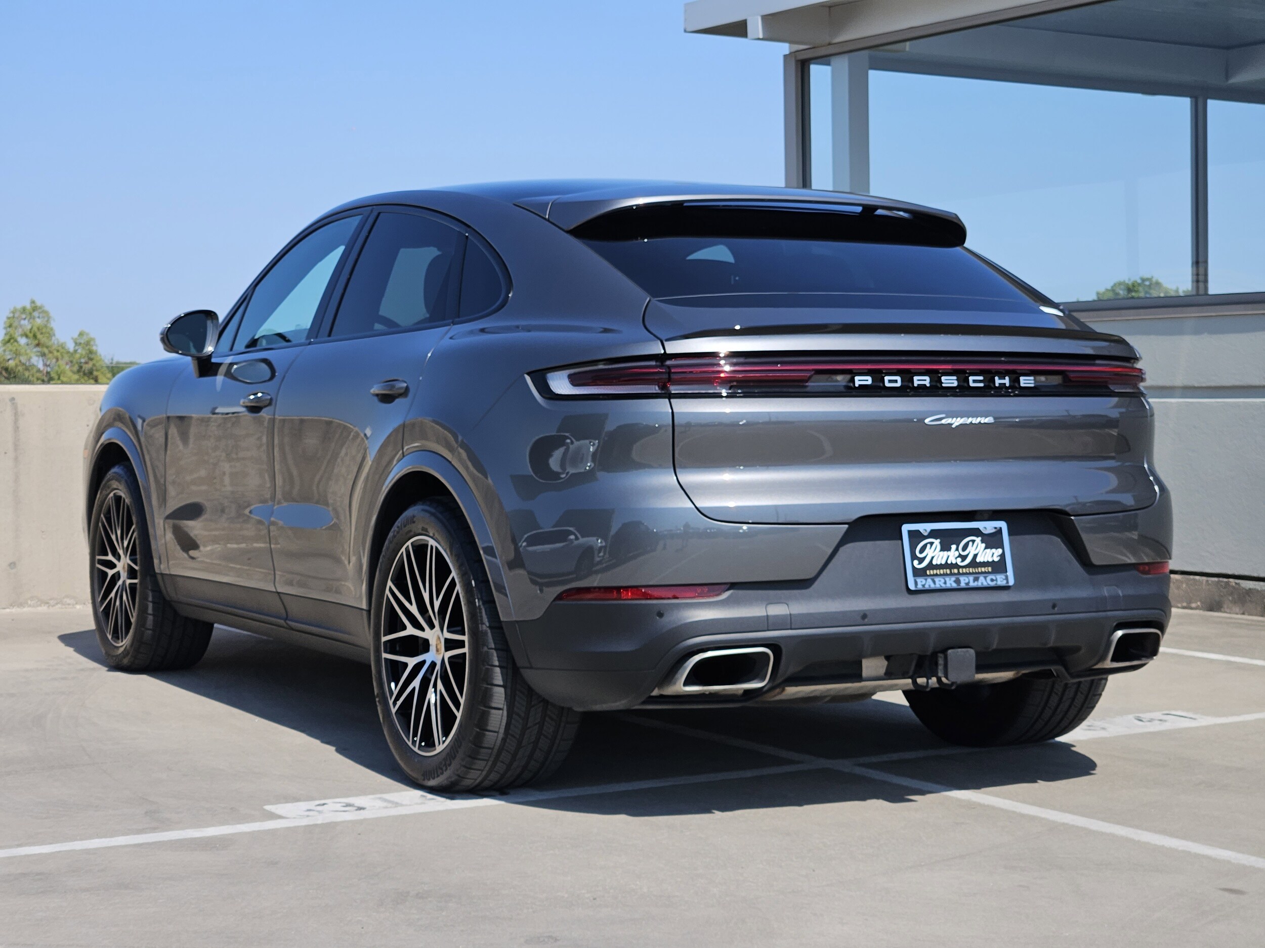 2025 Porsche Cayenne Coupe photo 2