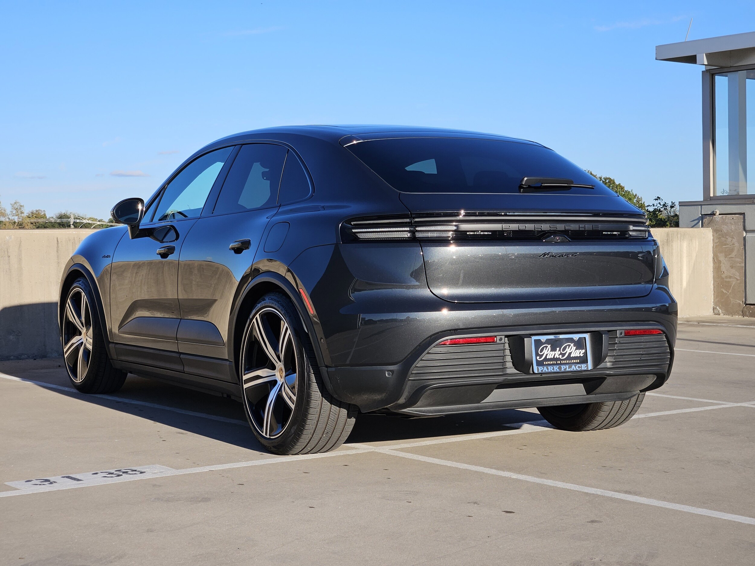 2024 Porsche Macan Electric 4 photo 3