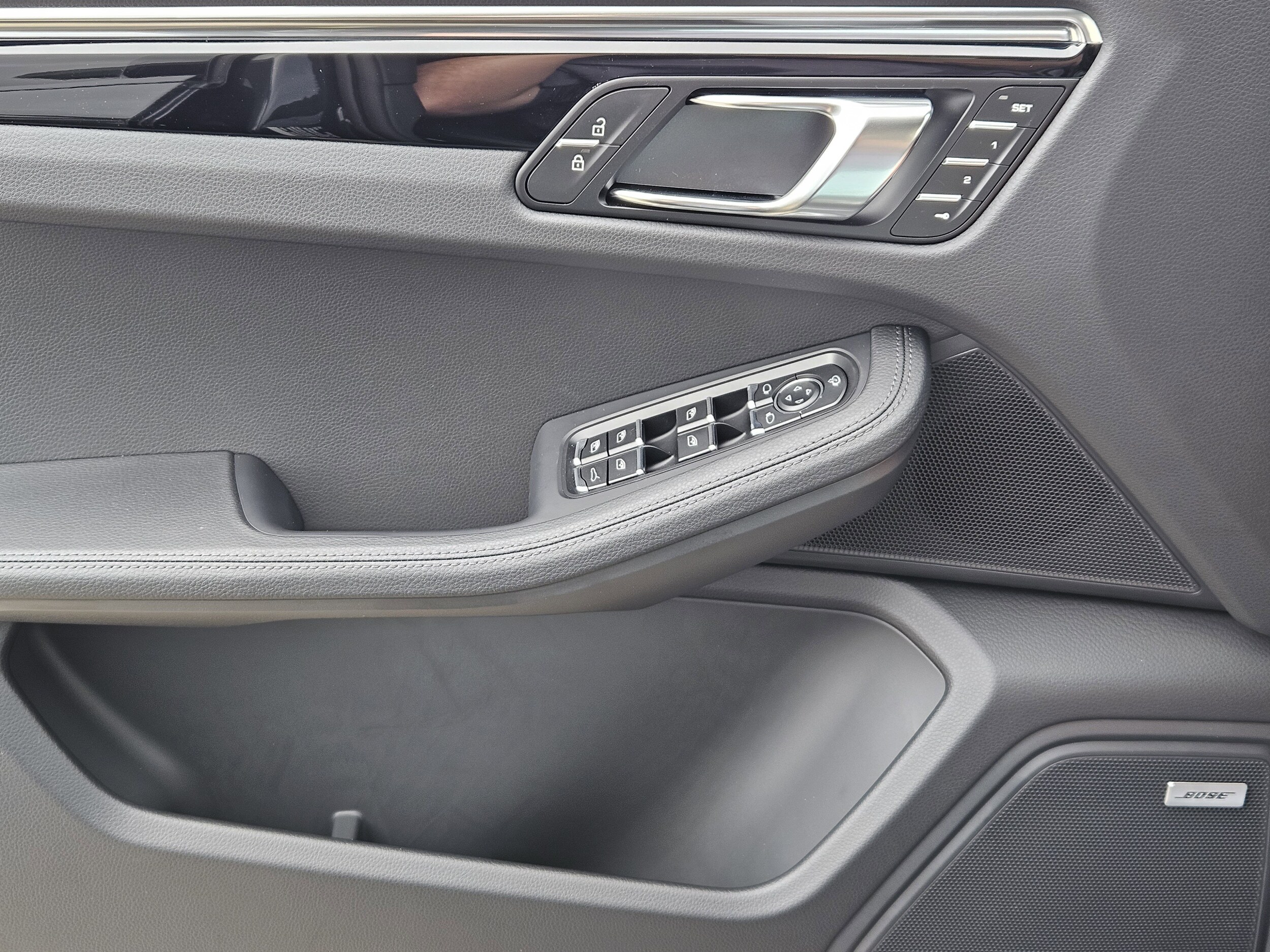 2026 Porsche Macan - Photo 21