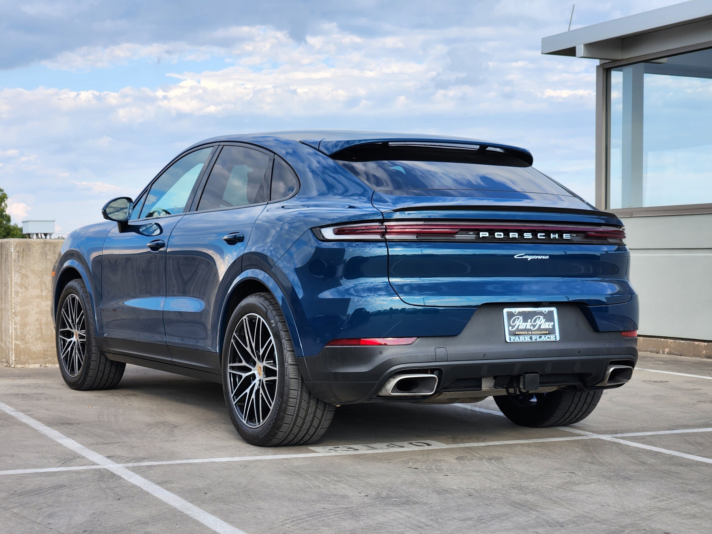 2025 Porsche Cayenne Coupe photo 3