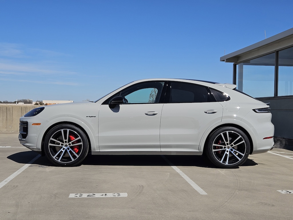 New 2026 Porsche Cayenne Turbo E-Hybrid SUV
