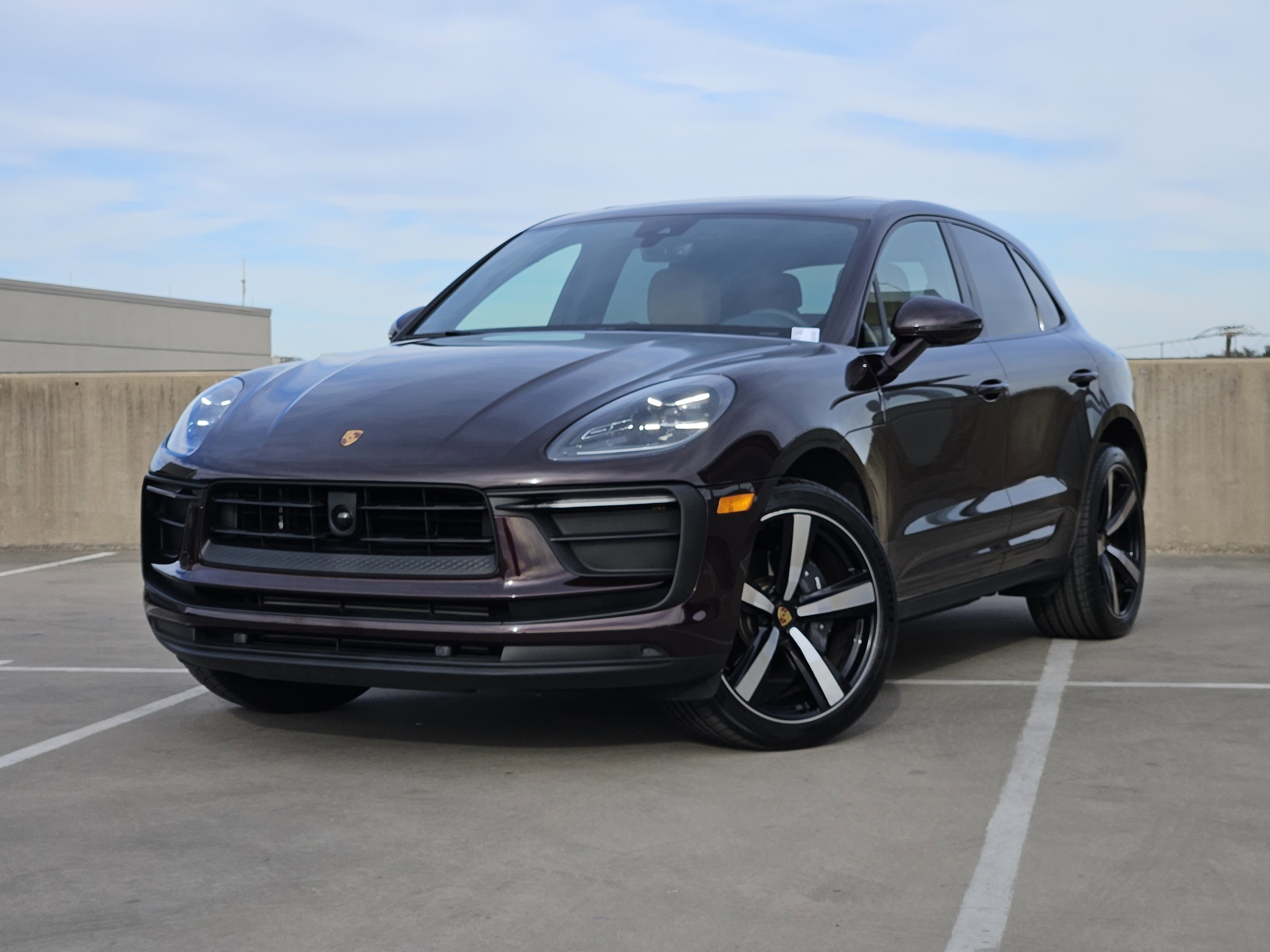 2025 Porsche Macan Base's photo