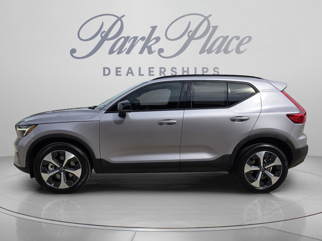 New 2026 Volvo XC40 B5 Plus SUV