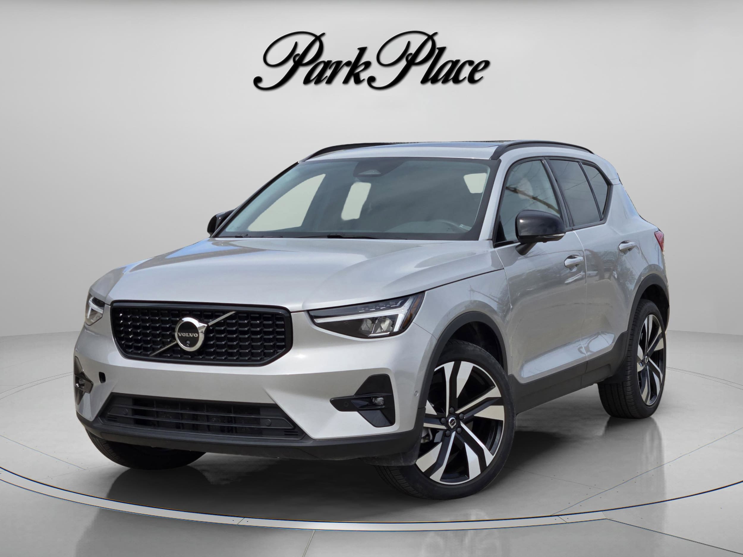 2025 Volvo XC40 Plus