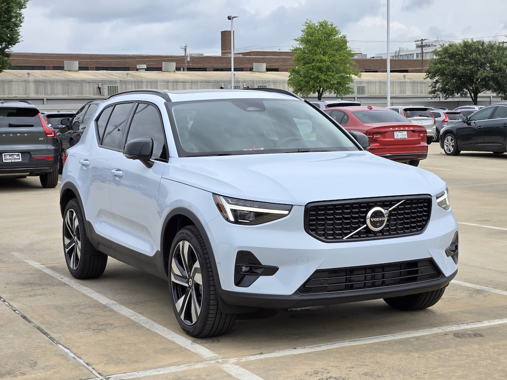 New 2026 Volvo XC40 B5 Ultra SUV