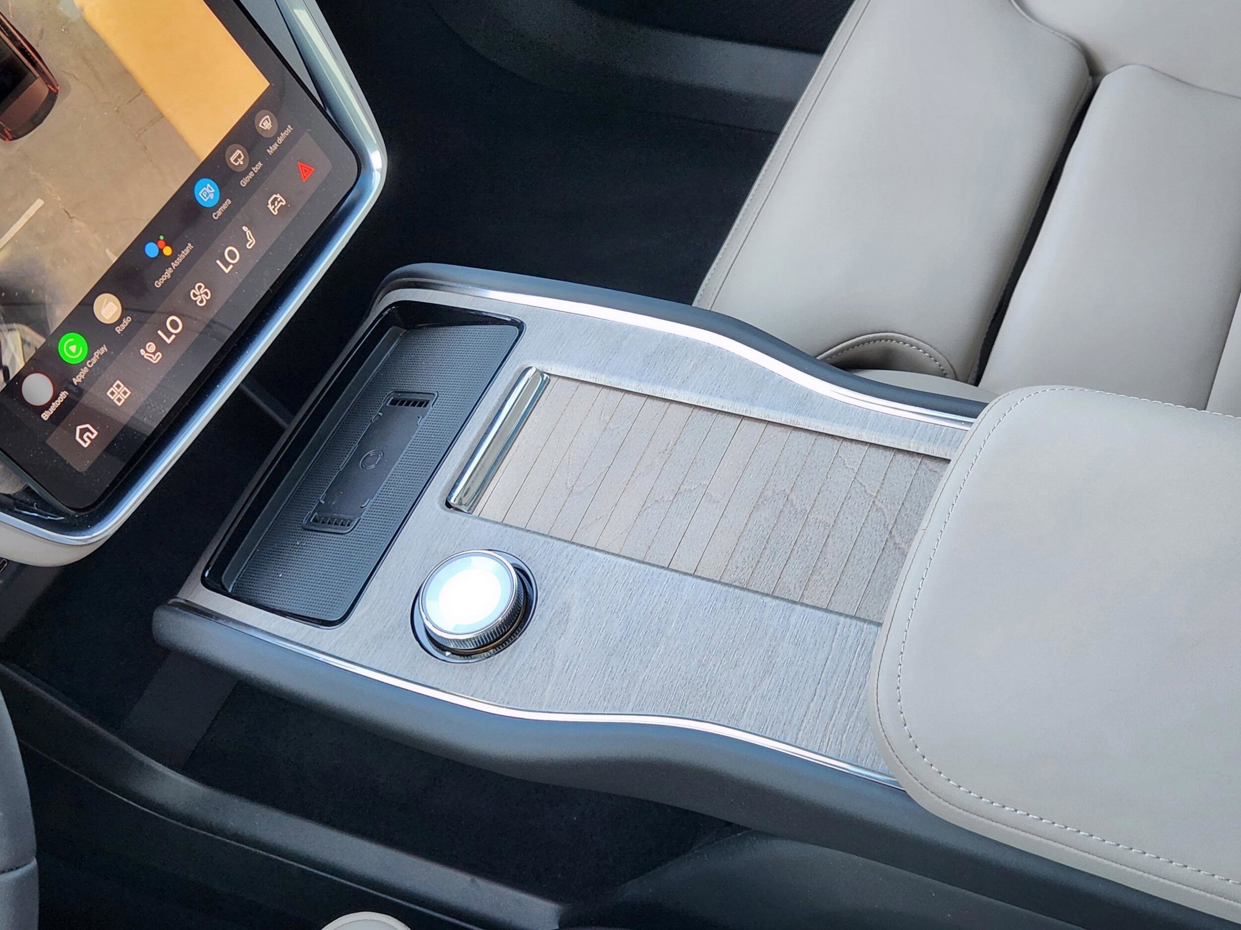 2025 Volvo EX90 Ultra - Photo 16