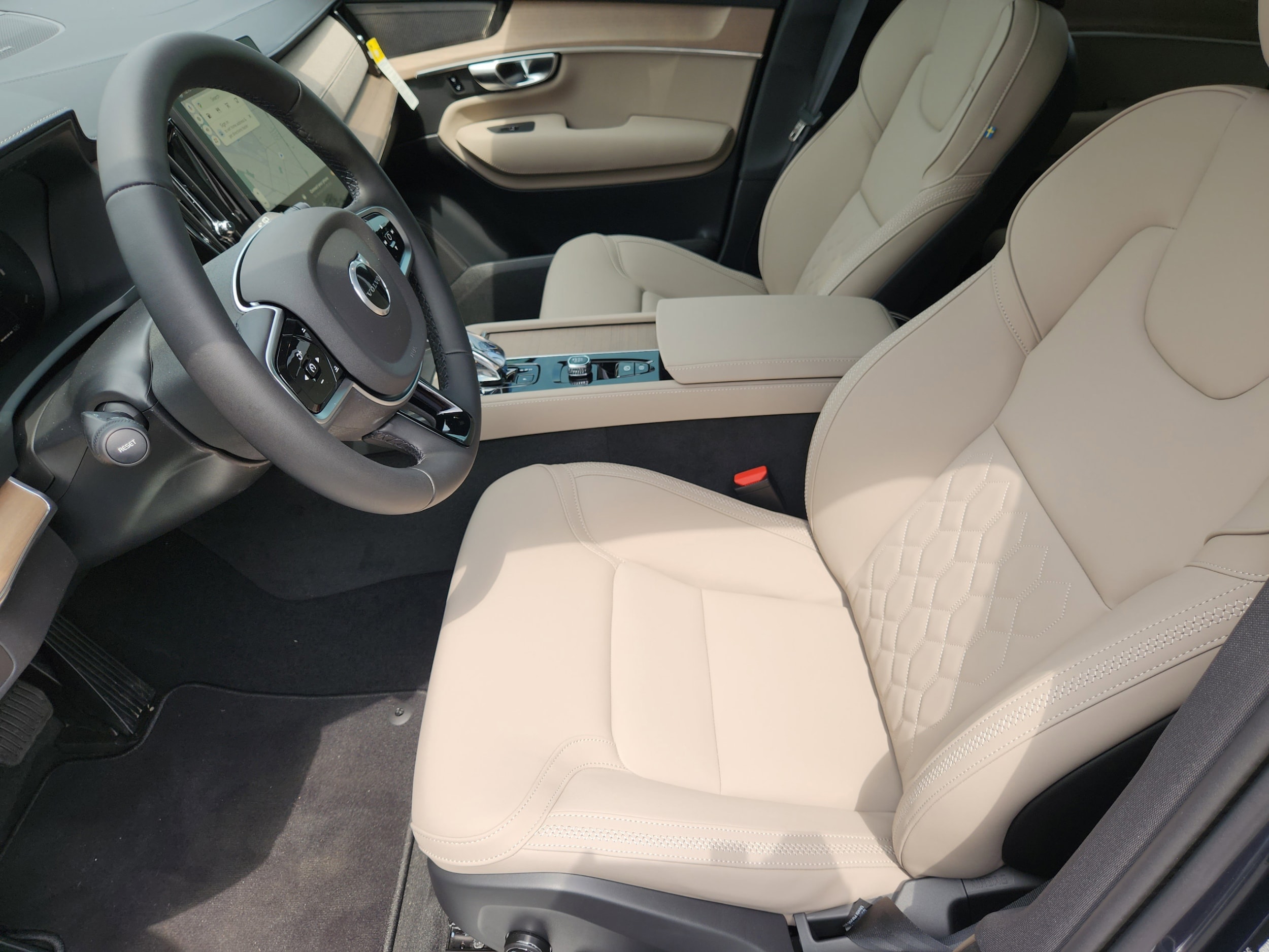 2026 Volvo XC90 Plus - Photo 9