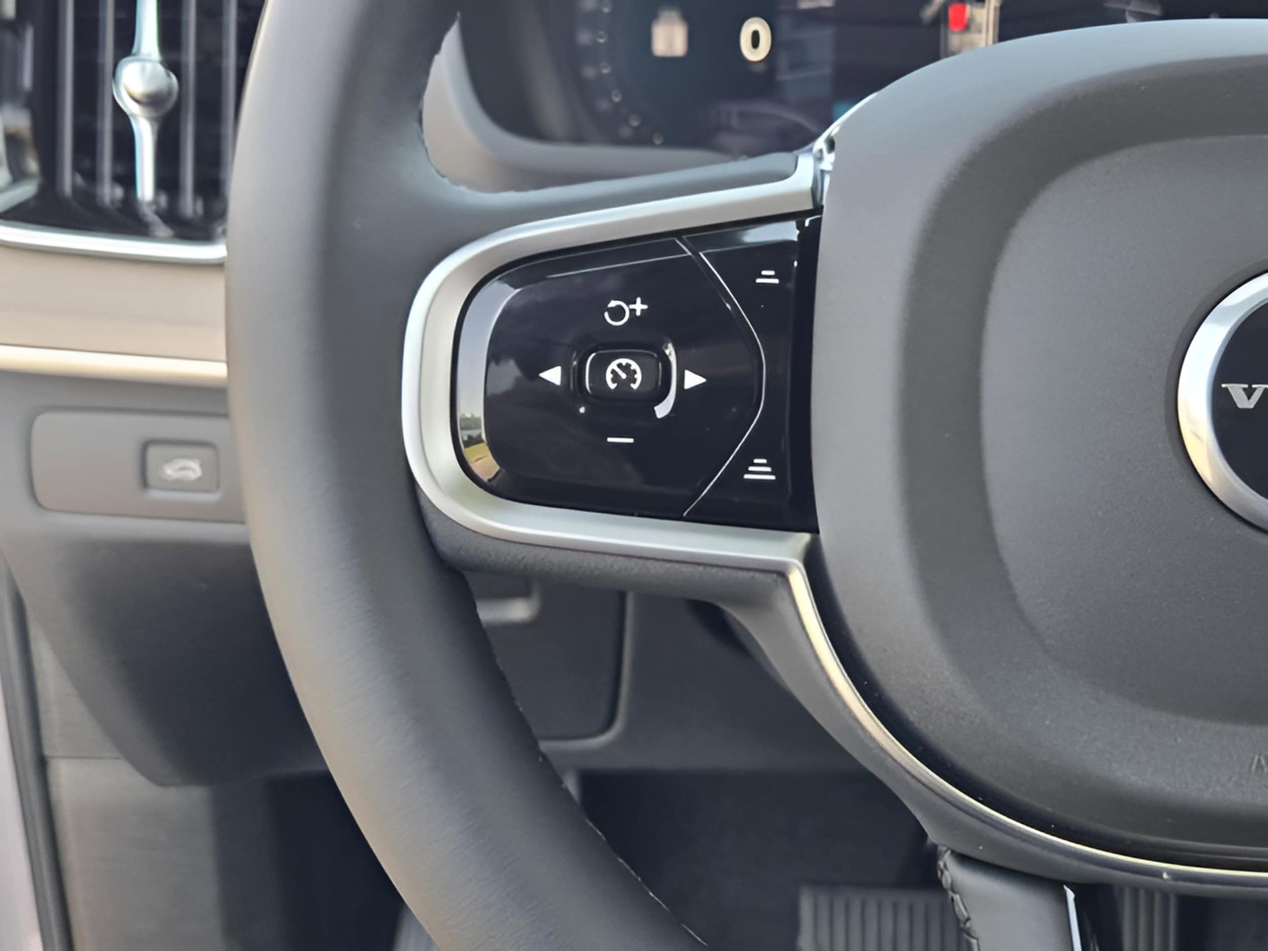 2026 Volvo XC90 Plus - Photo 22