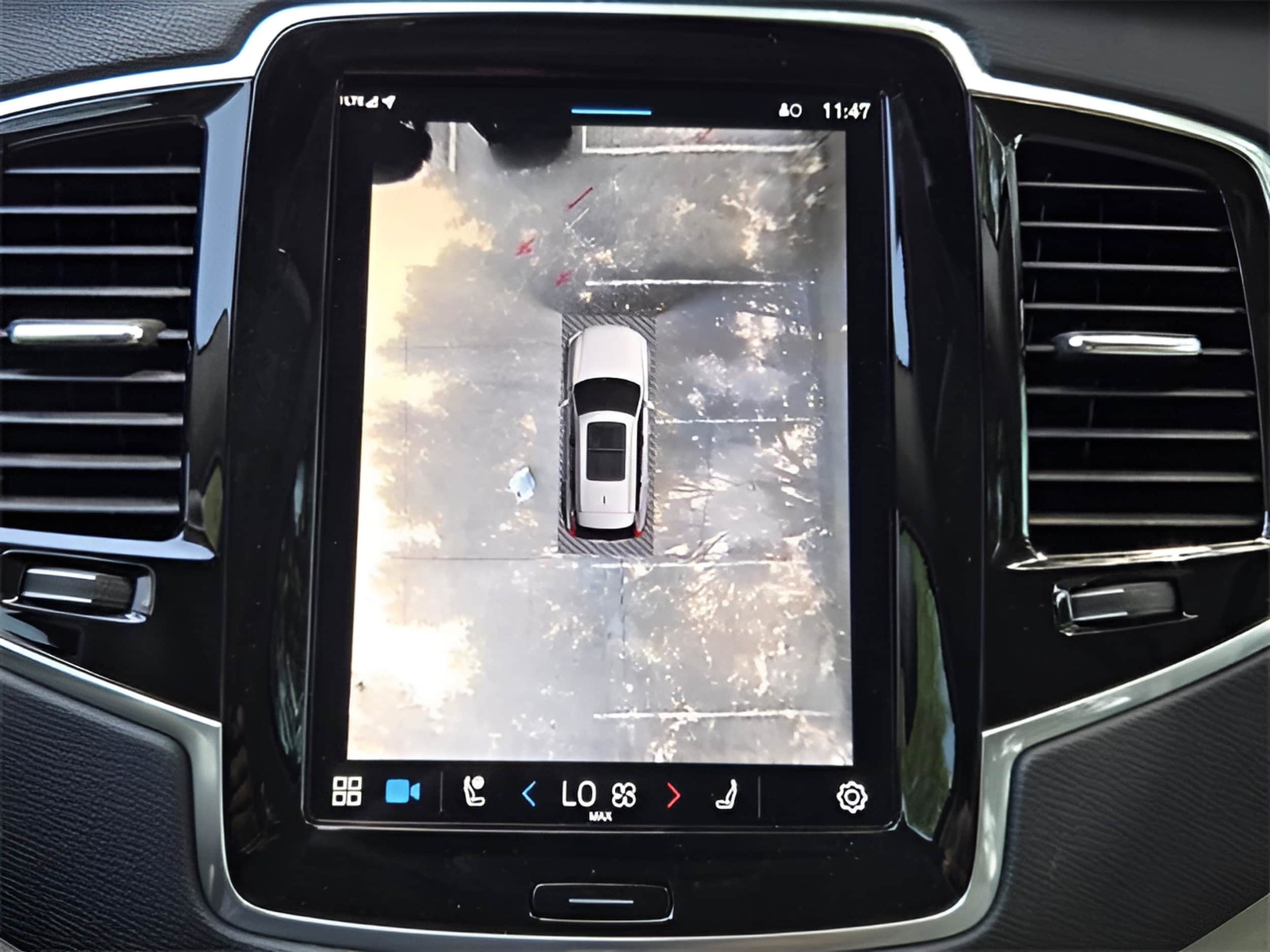 2025 Volvo XC90 Plus - Photo 25