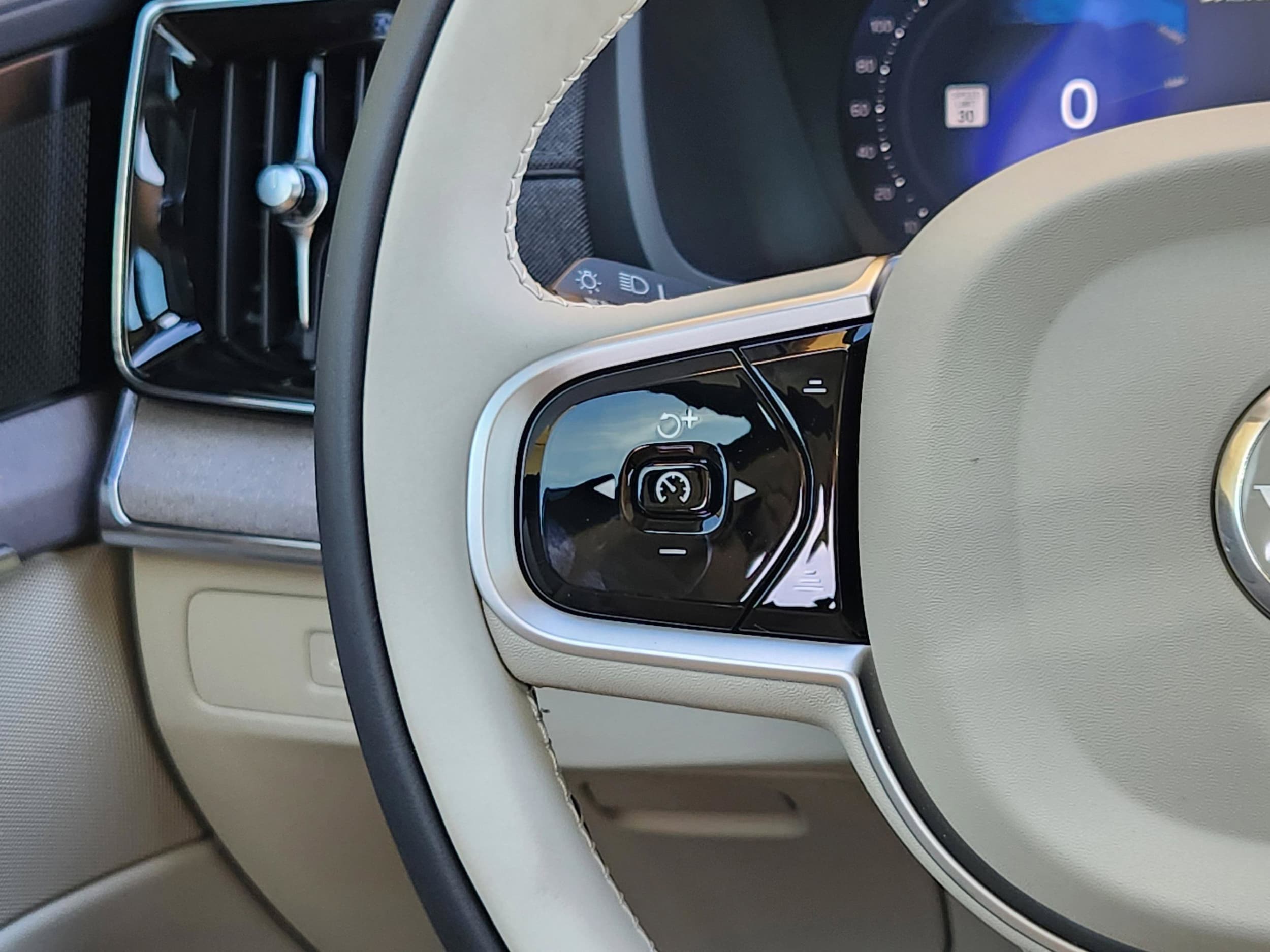 2026 Volvo XC90 Ultra - Photo 28