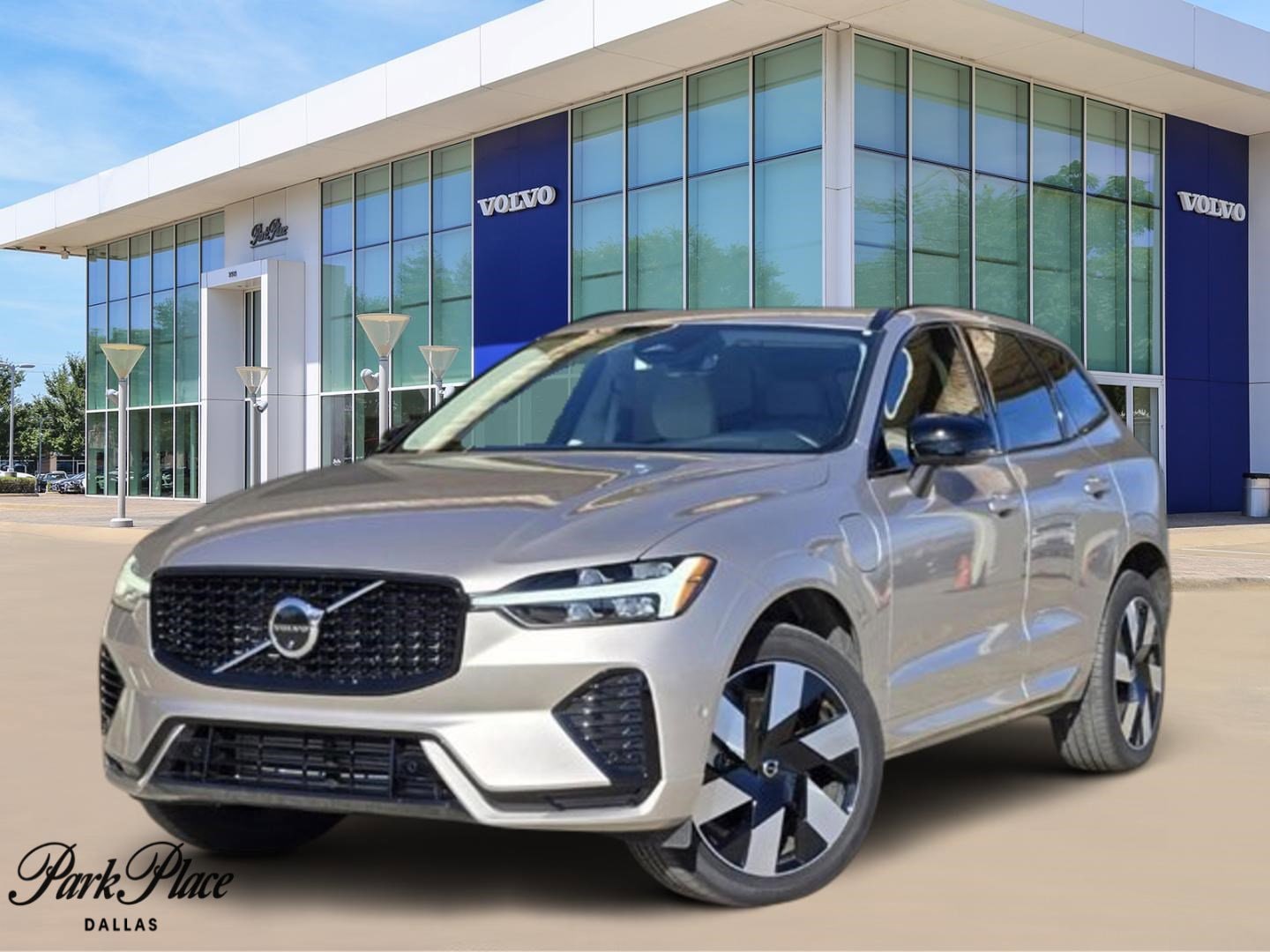 2025 Volvo XC60 Plus's photo