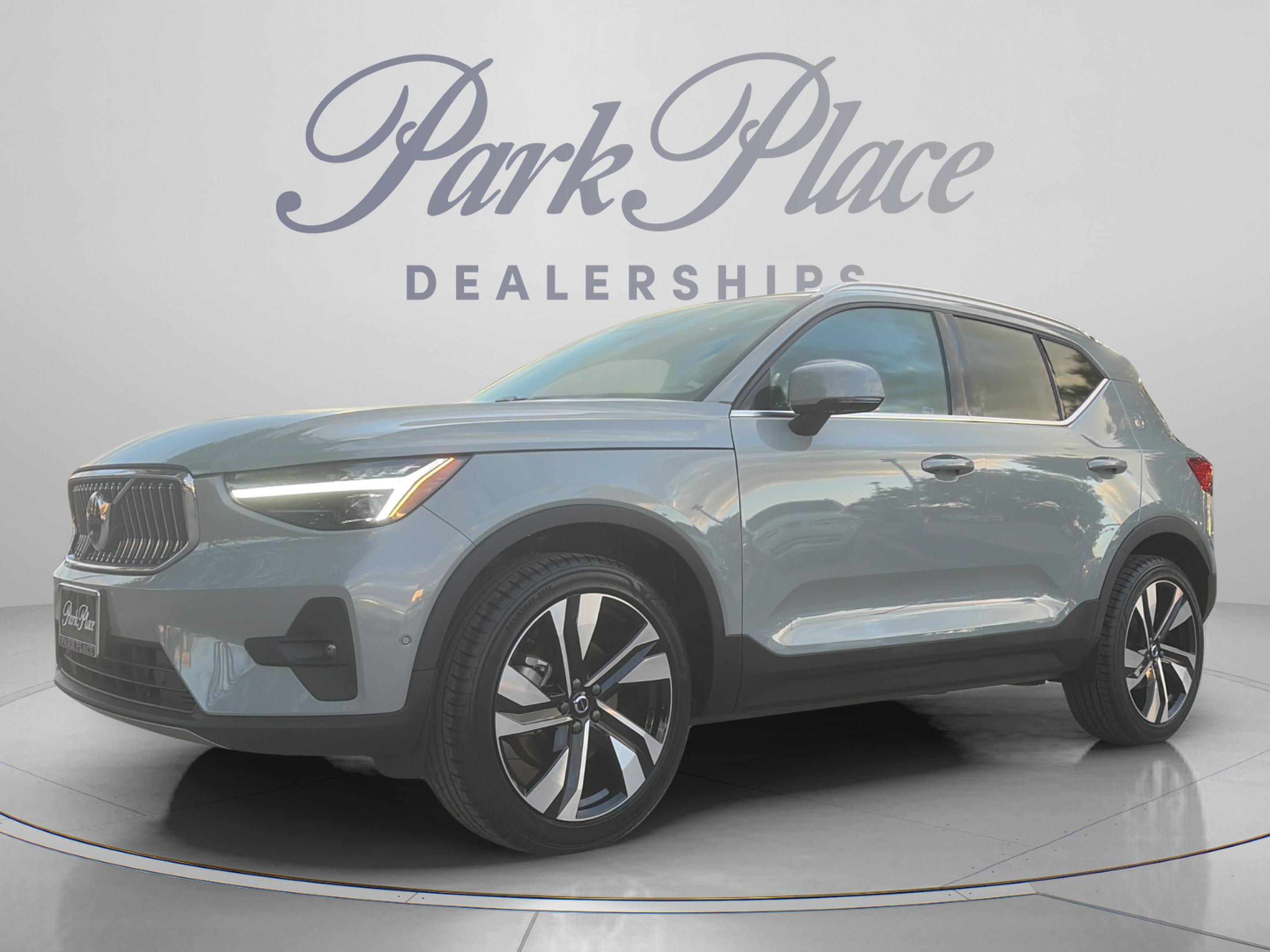 Used 2024 Volvo XC40 B5 Plus Bright Theme SUV