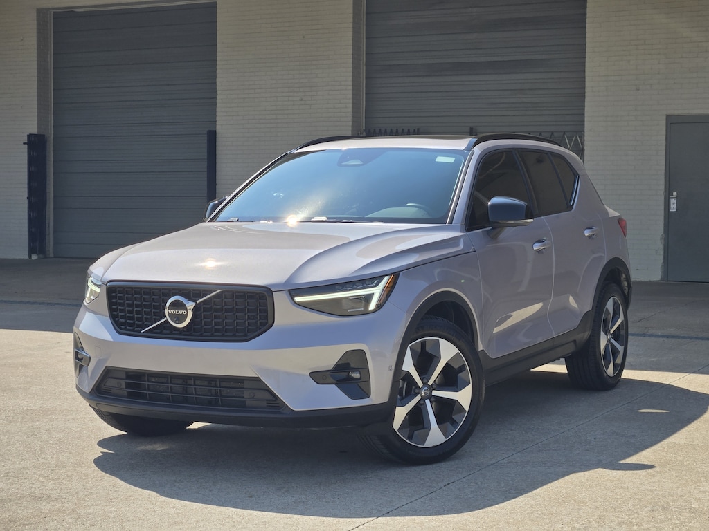Certified 2026 Volvo XC40 B5 Plus SUV