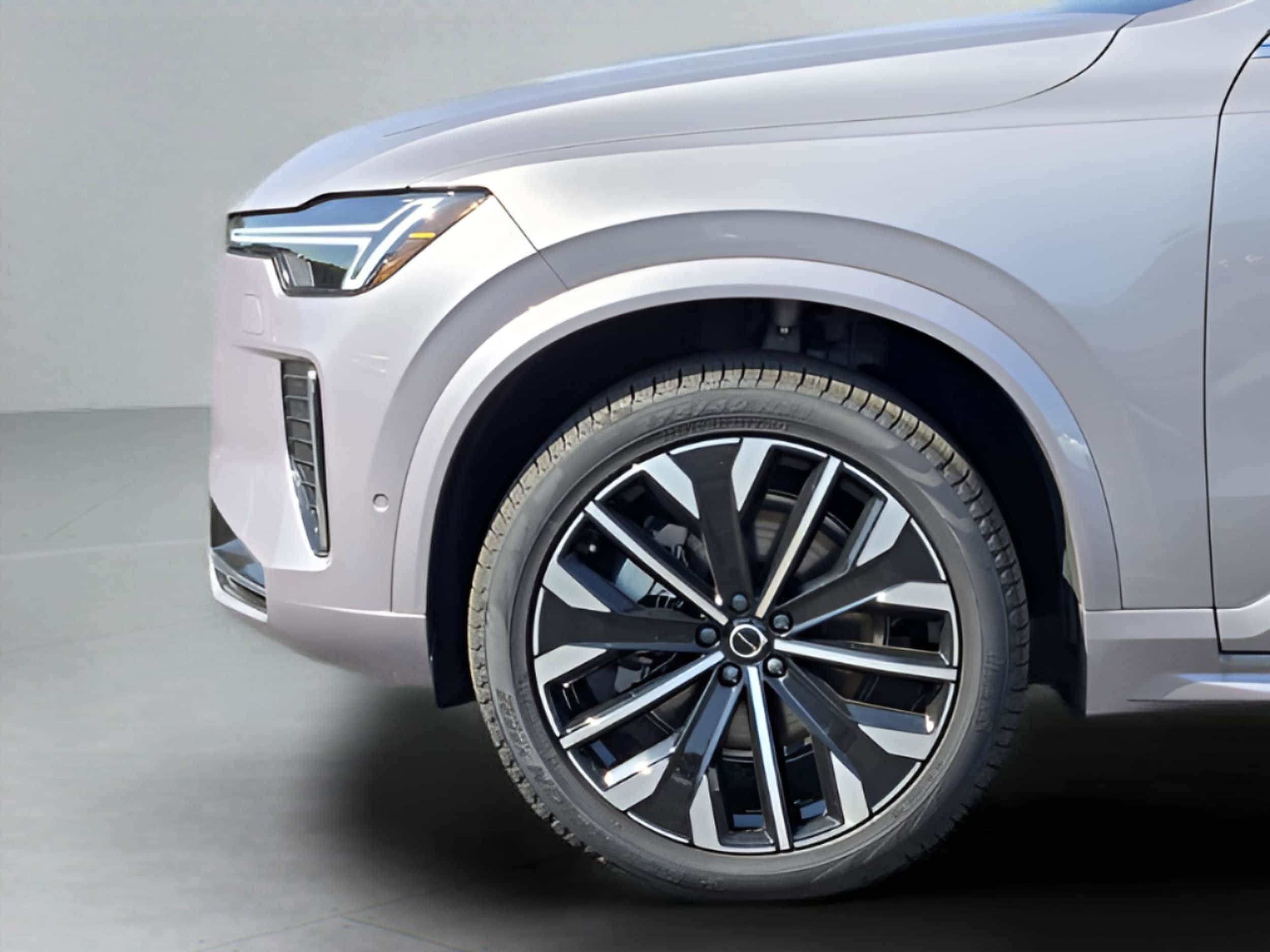 2026 Volvo XC90 Plus - Photo 28
