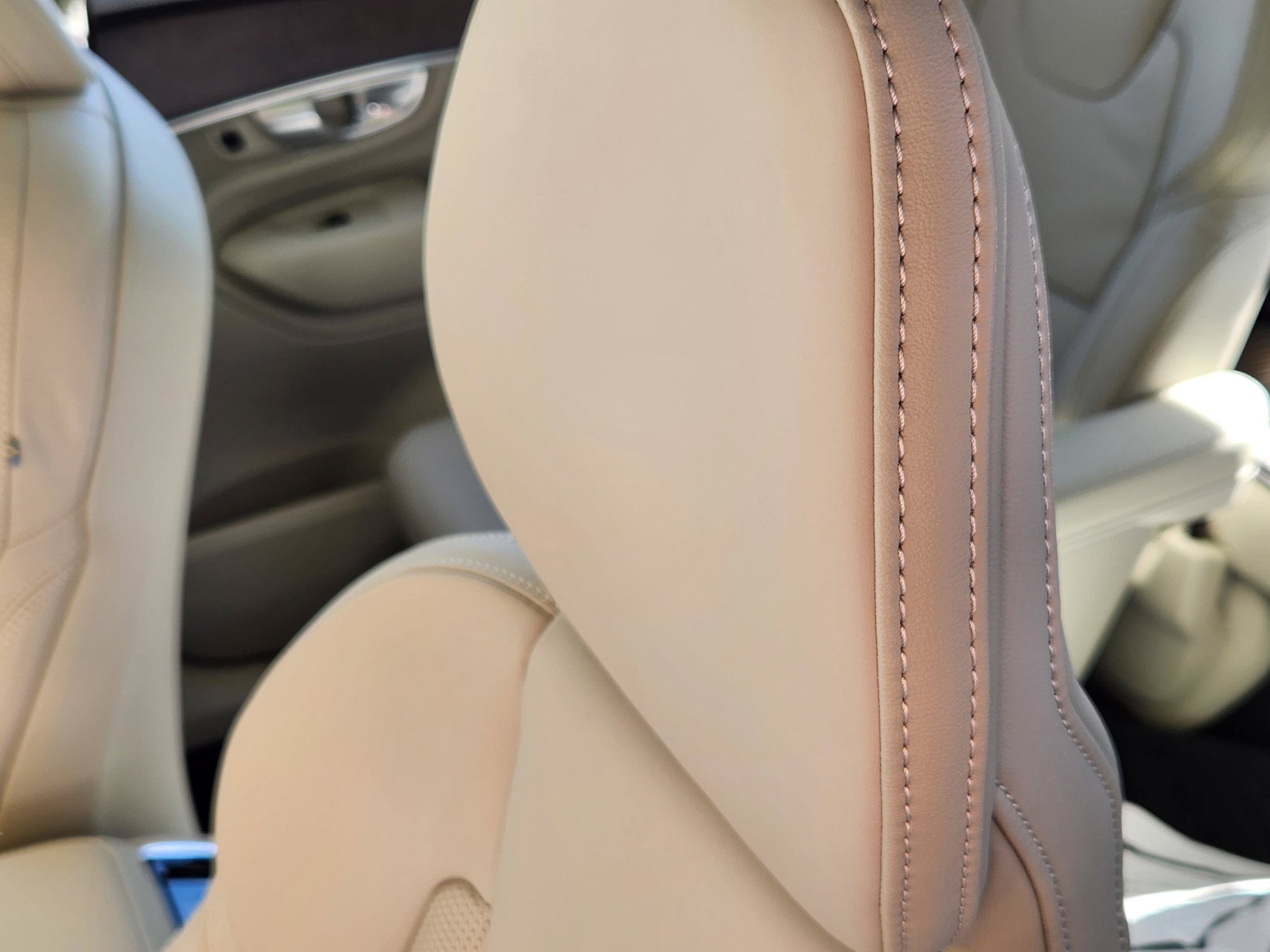 2026 Volvo XC90 Ultra - Photo 16