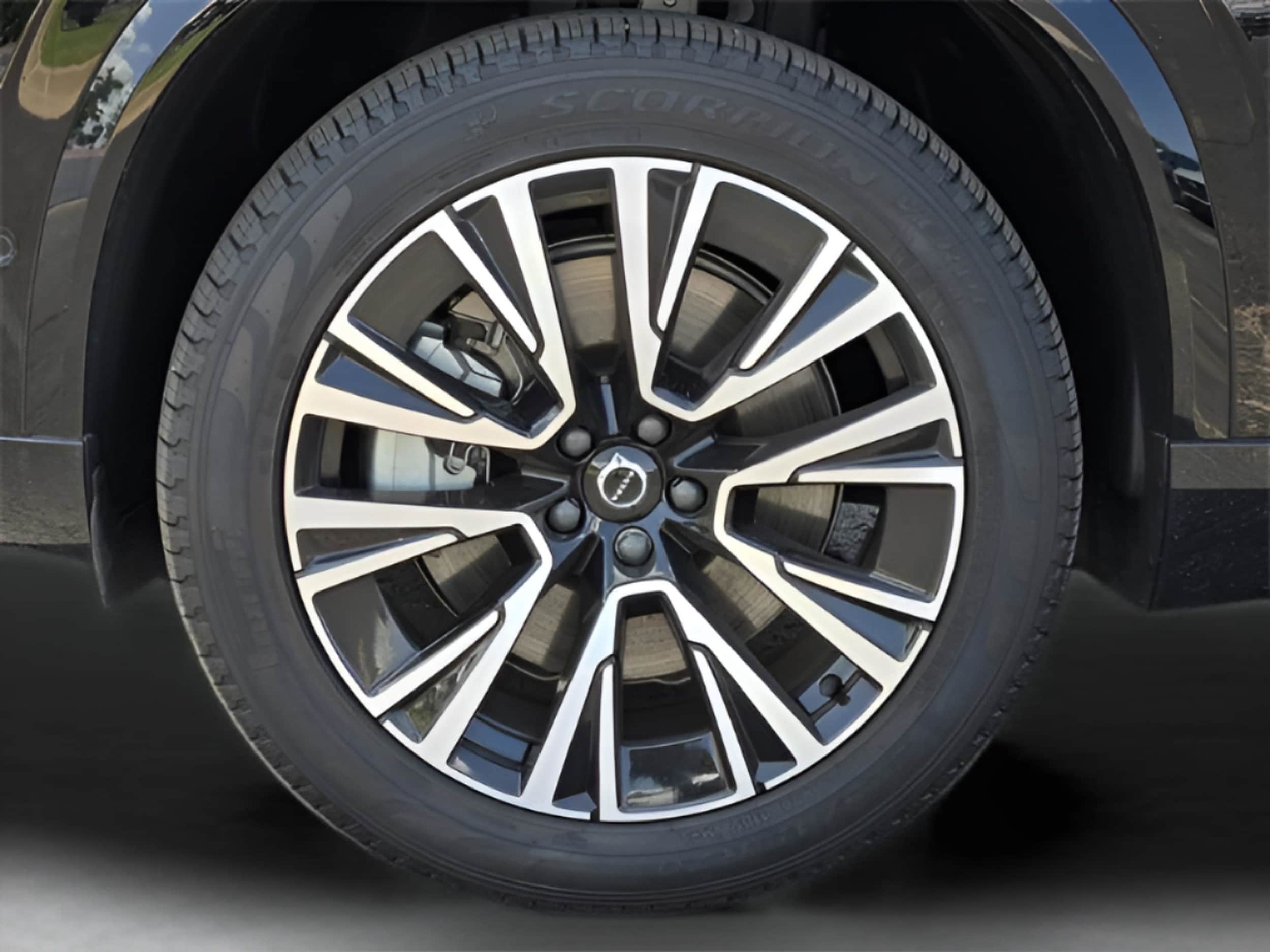 2025 Volvo XC90 Plus - Photo 15