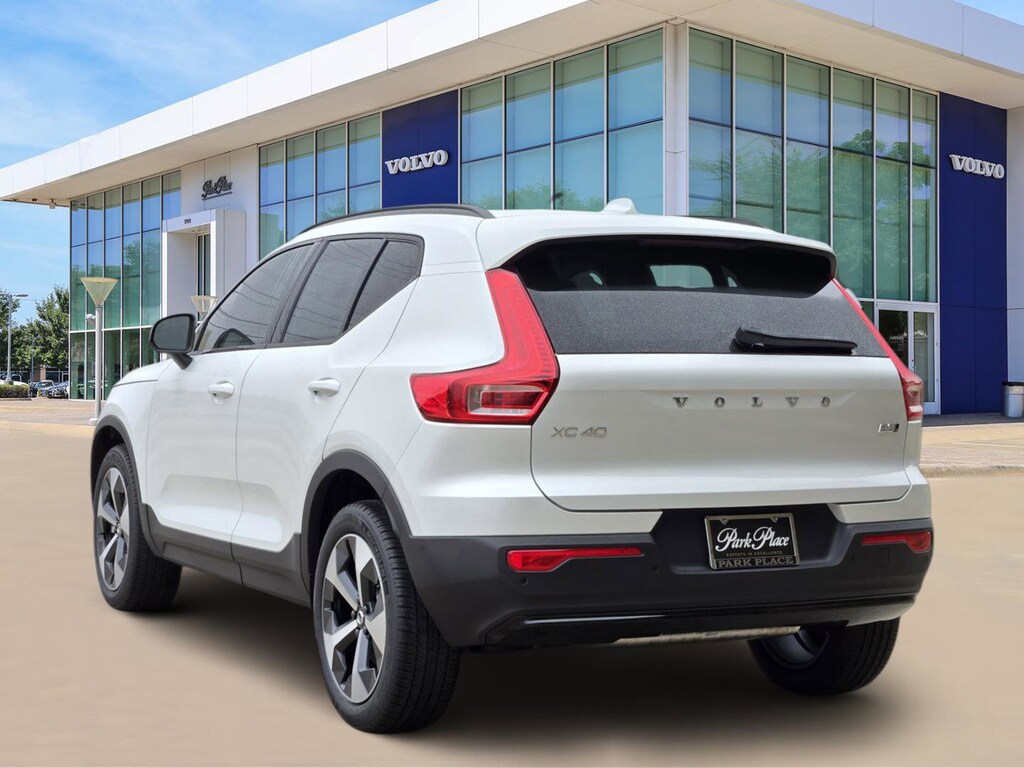 New 2026 Volvo XC40 B5 Plus SUV