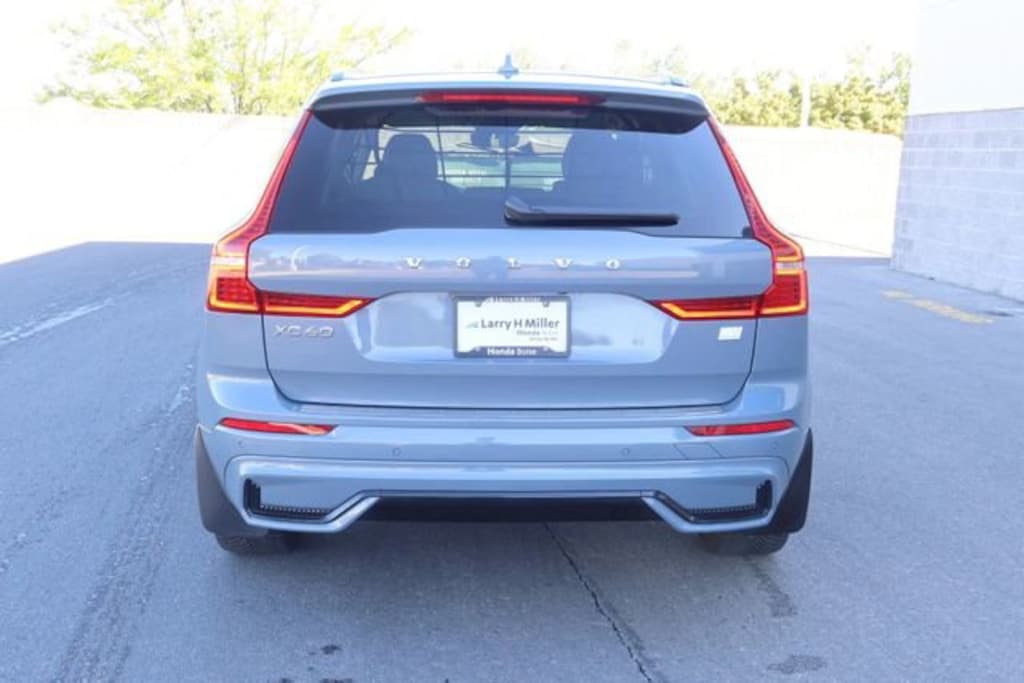 Certified 2024 Volvo XC60 plug-in hybrid T8 Plus Dark Theme SUV