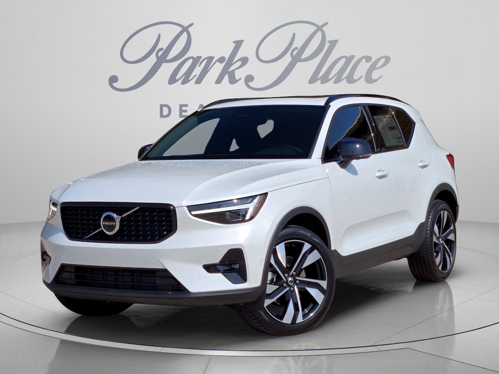 New 2026 Volvo XC40 B5 Plus SUV