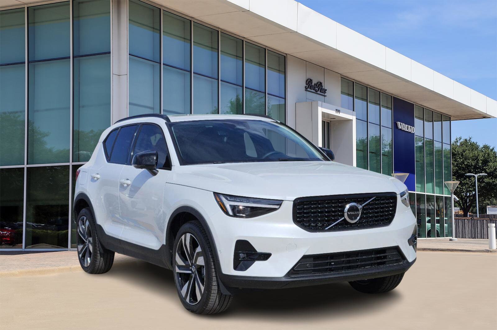 2025 Volvo XC40 Plus photo 2