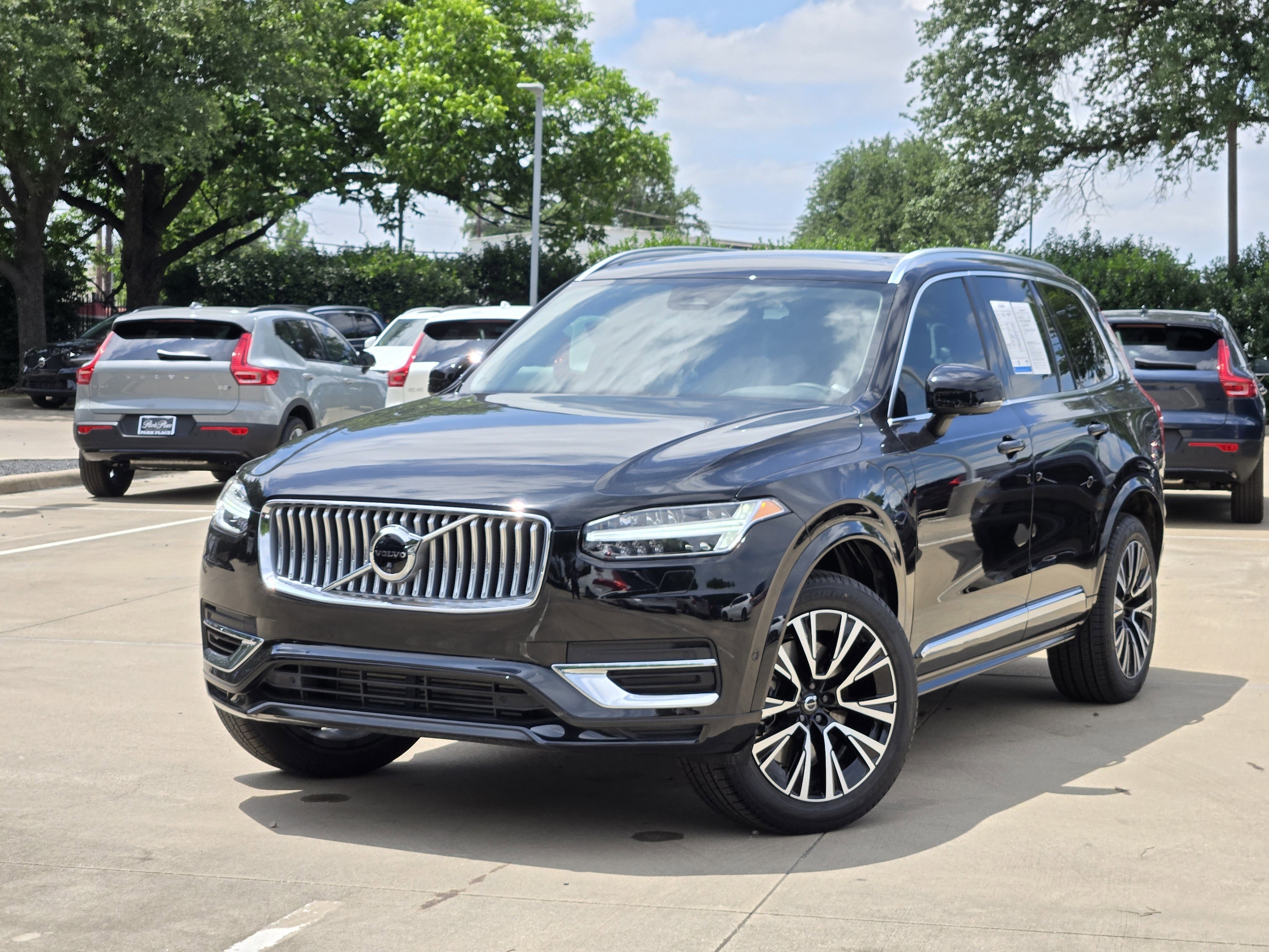 2025 Volvo XC90 T8 Recharge Plus Bright 7-Seat 4WD's photo