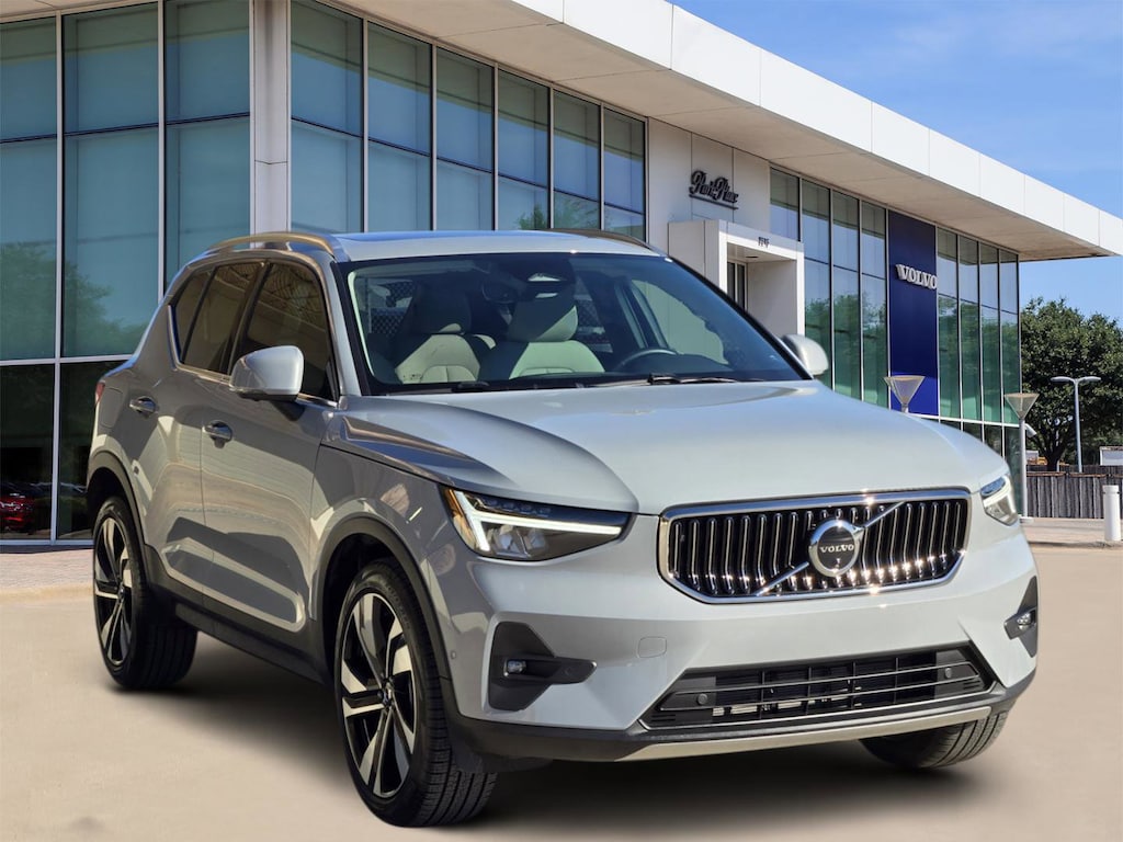 Used 2025 Volvo XC40 Plus Bright Theme SUV