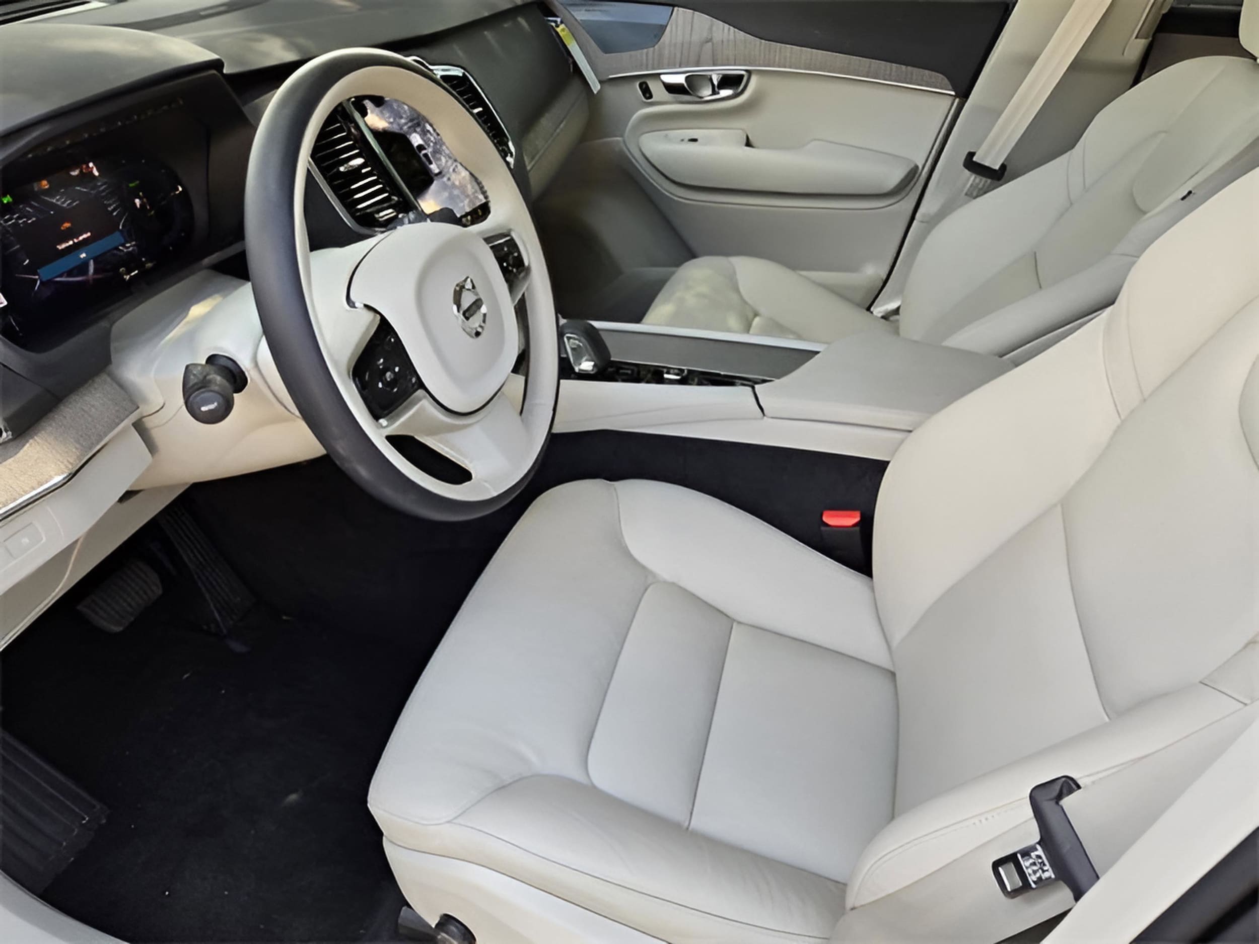 2025 Volvo XC90 Plus - Photo 20