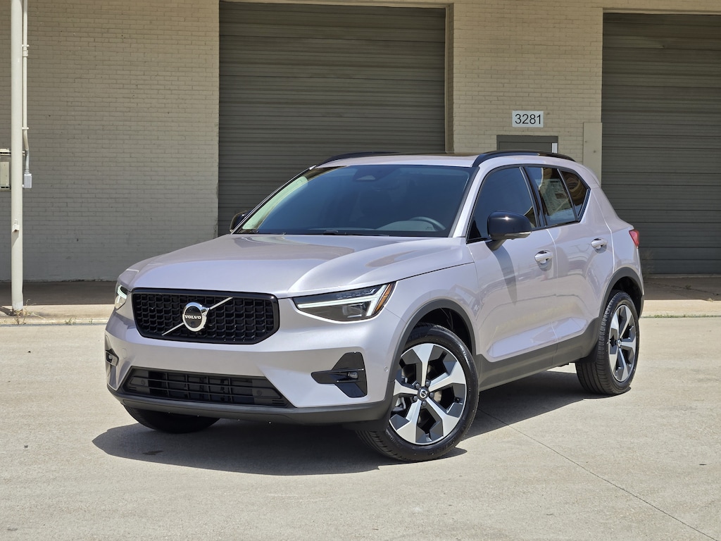 New 2026 Volvo XC40 B5 Plus SUV