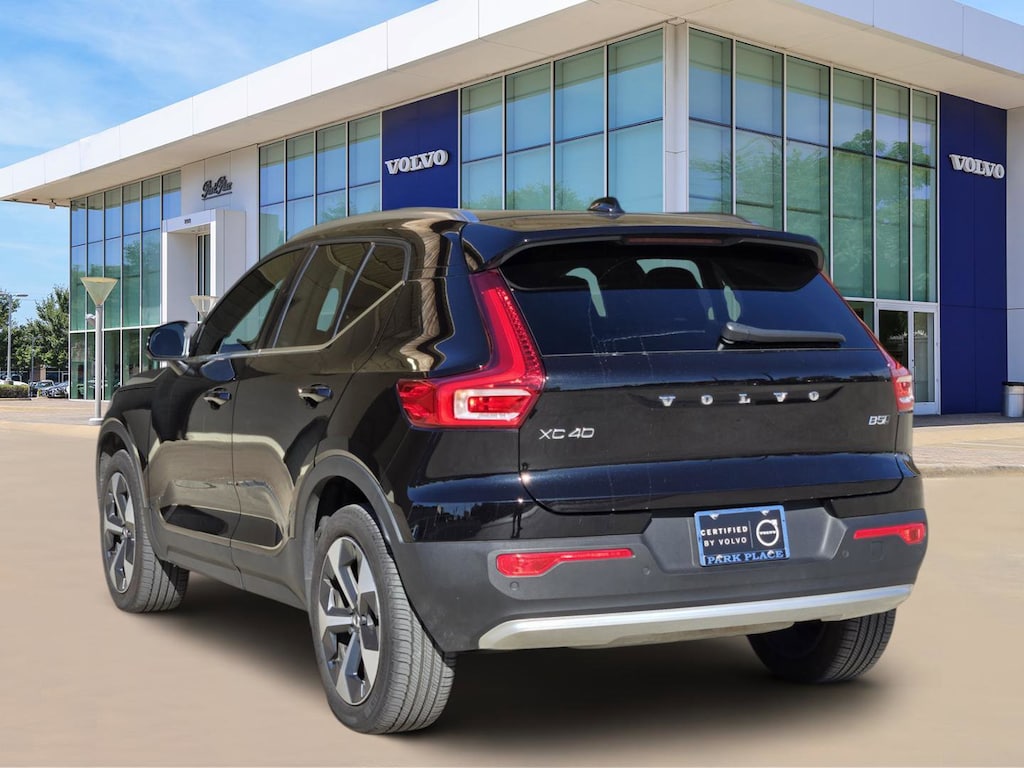 Used 2025 Volvo XC40 Core Bright Theme SUV