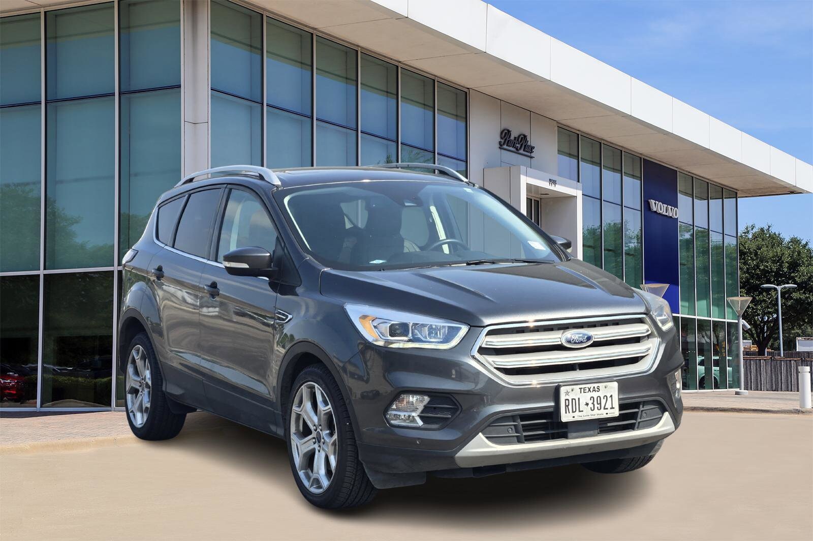 2018 Ford Escape Titanium photo 2