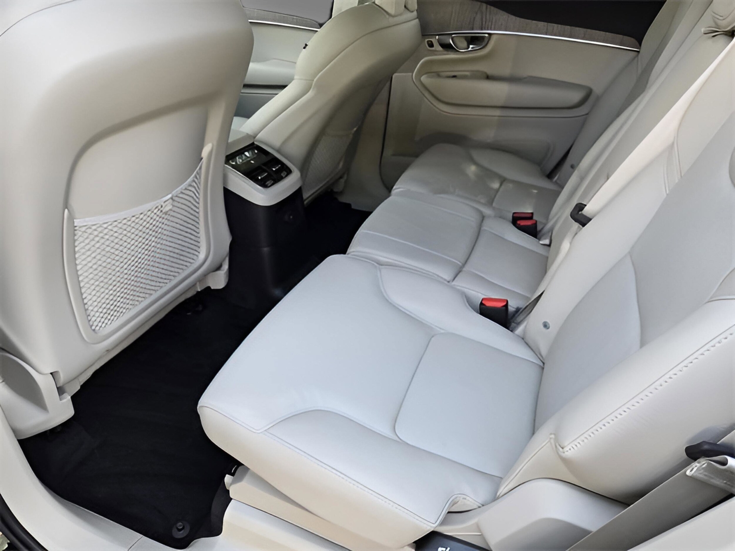 2025 Volvo XC90 Plus - Photo 38