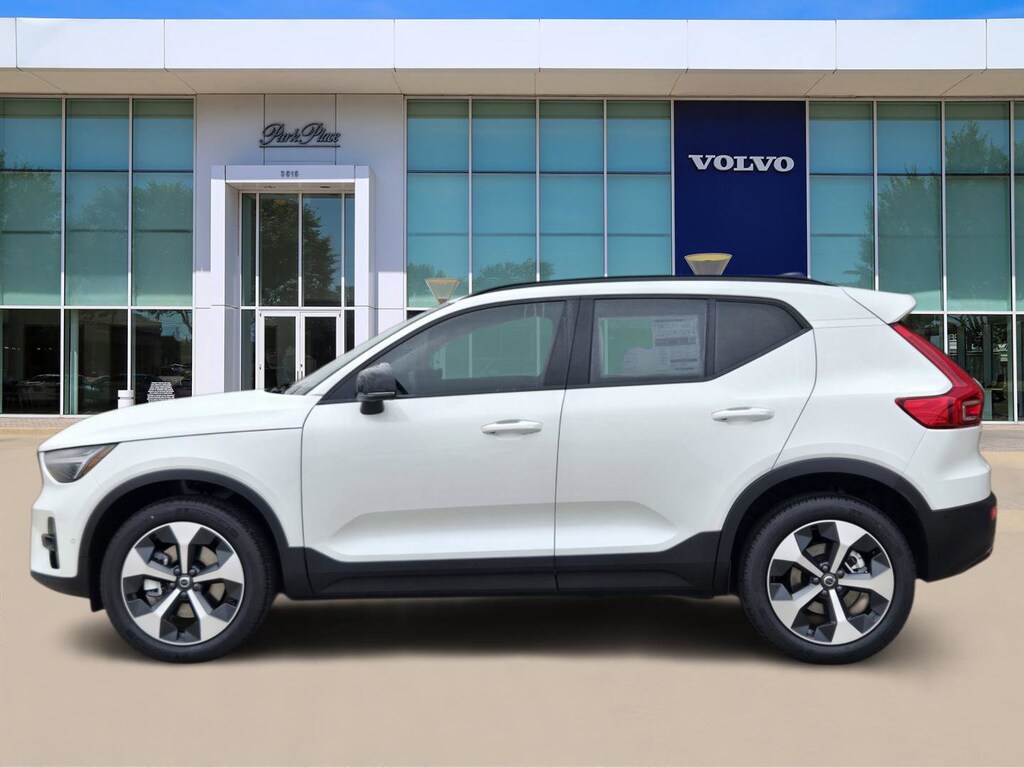 New 2026 Volvo XC40 B5 Plus SUV