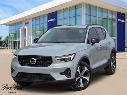 2026 Volvo XC40 B5 Plus SUV