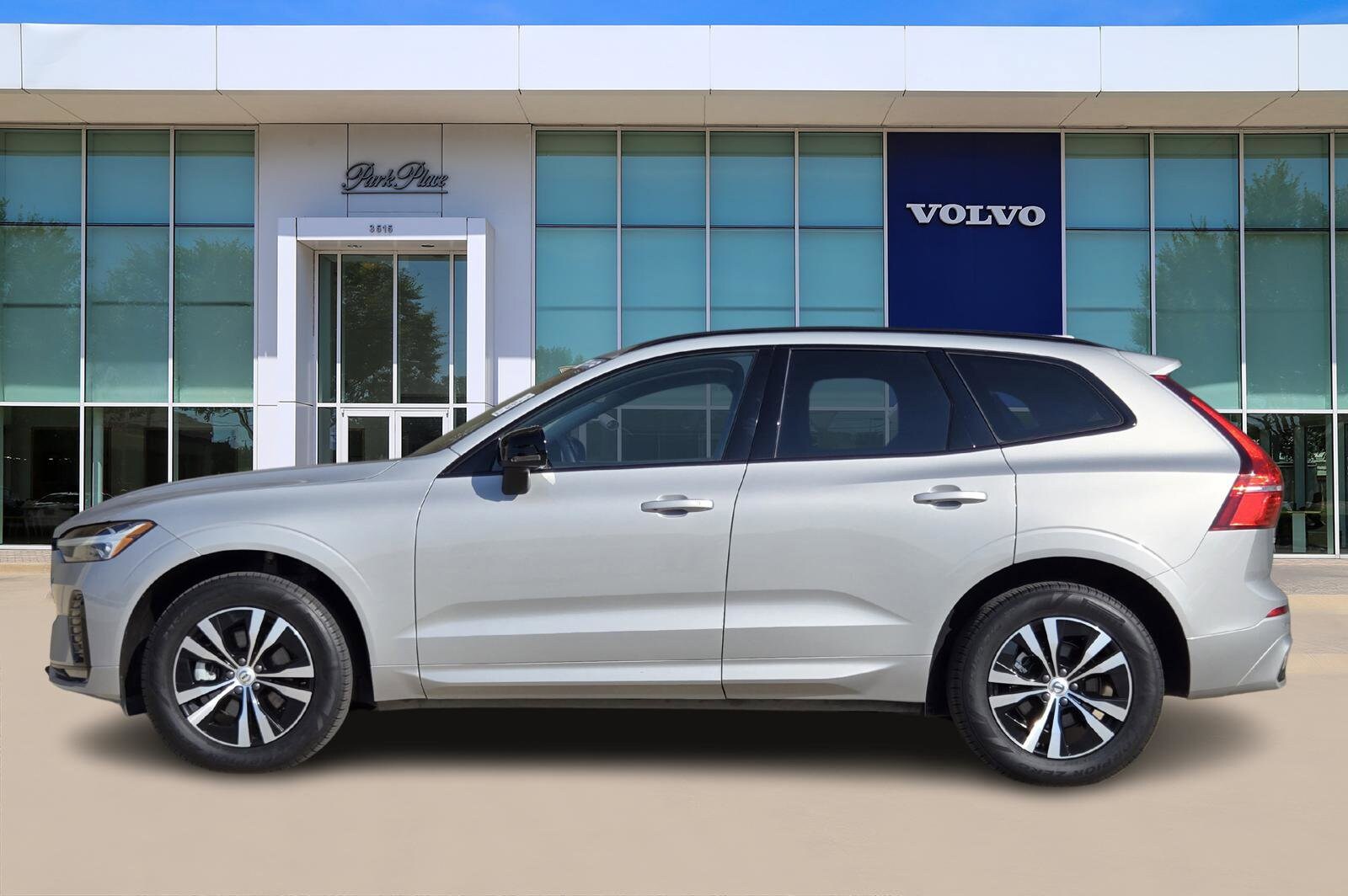 2024 Volvo XC60 B5 Core photo 3
