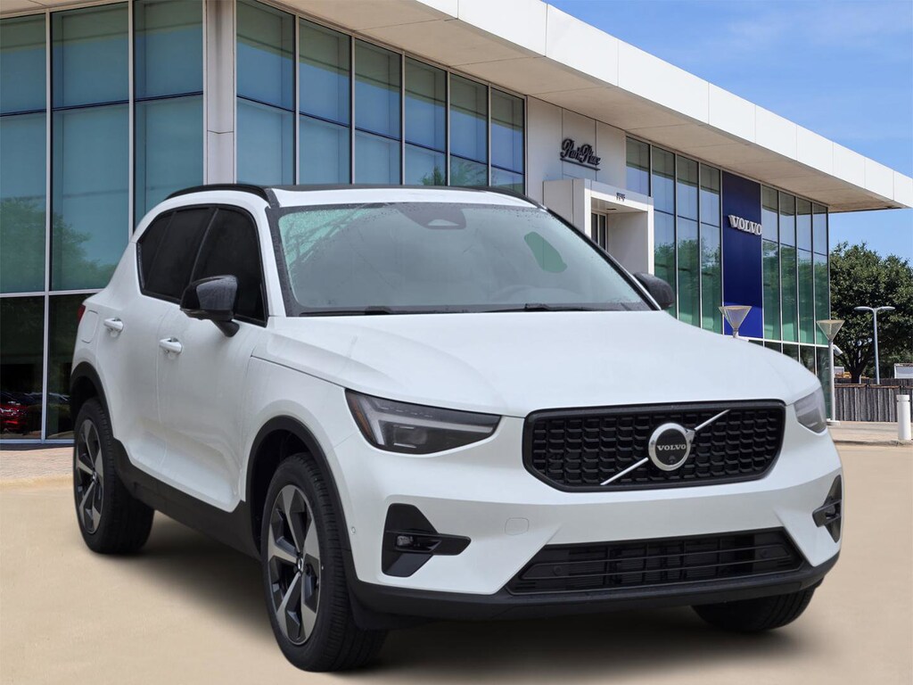 New 2026 Volvo XC40 B5 Plus SUV