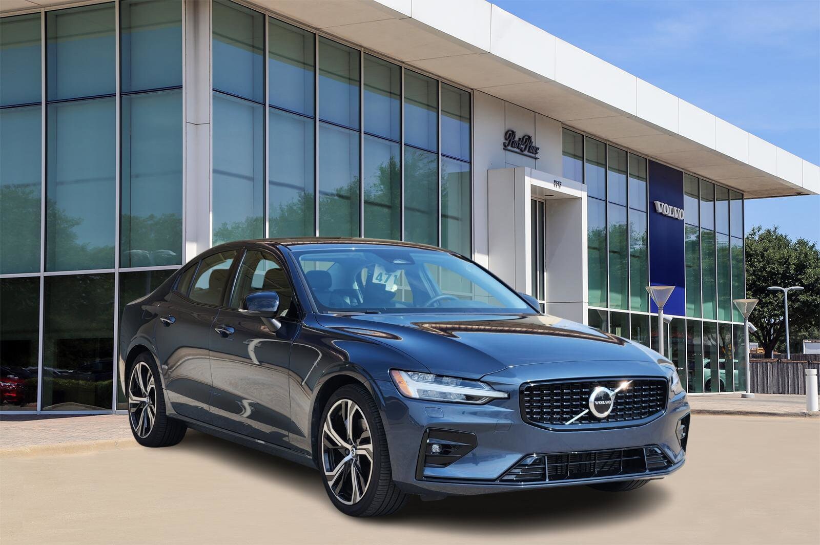 2024 Volvo S60 B5 Core photo 2