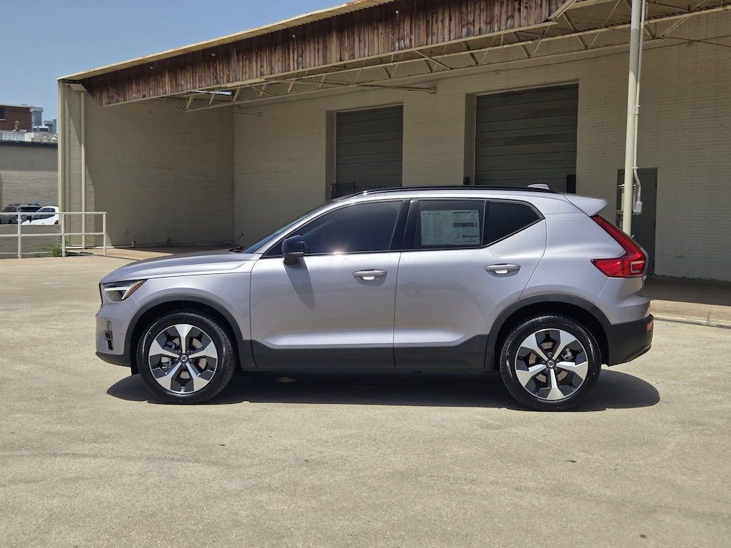 New 2026 Volvo XC40 B5 Plus SUV