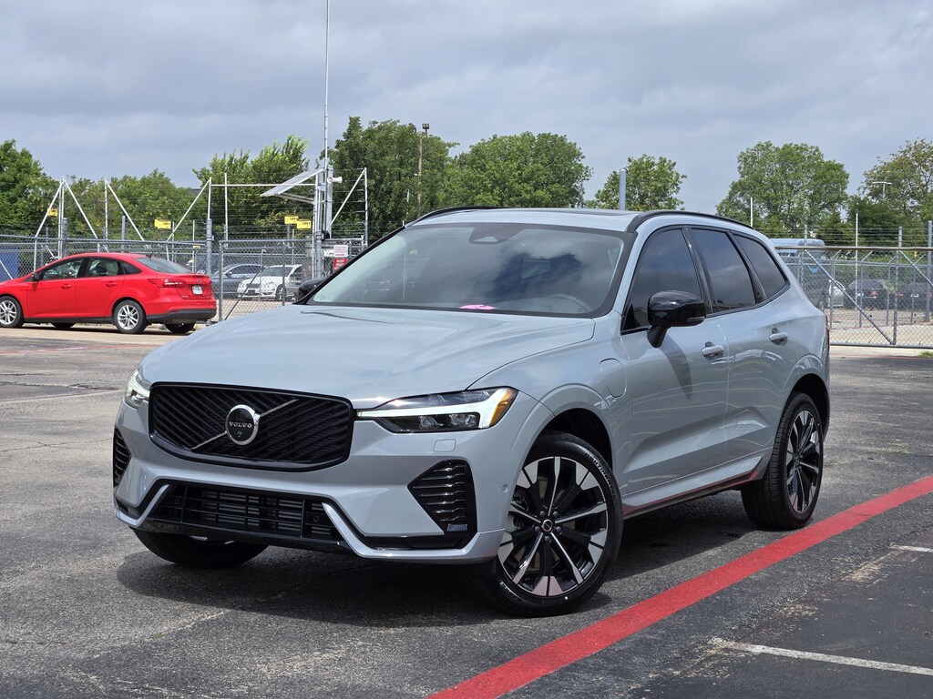 New 2026 Volvo XC60 plug-in hybrid T8 Plus SUV
