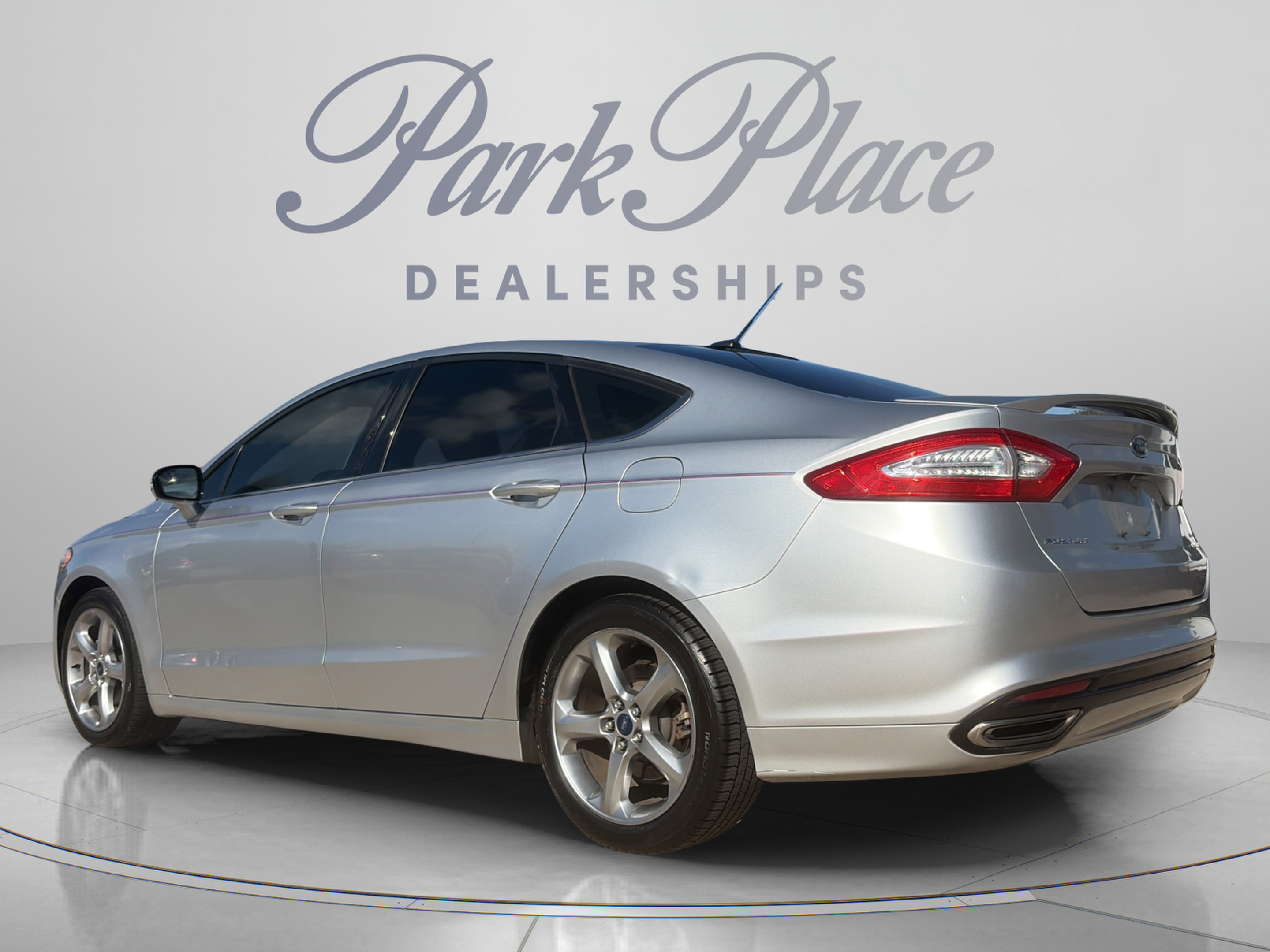 Used 2014 Ford Fusion SE Sedan