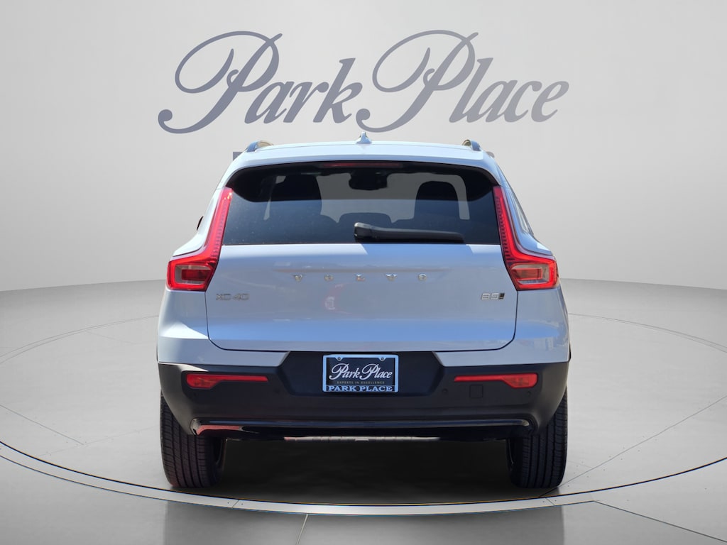 New 2026 Volvo XC40 B5 Plus SUV