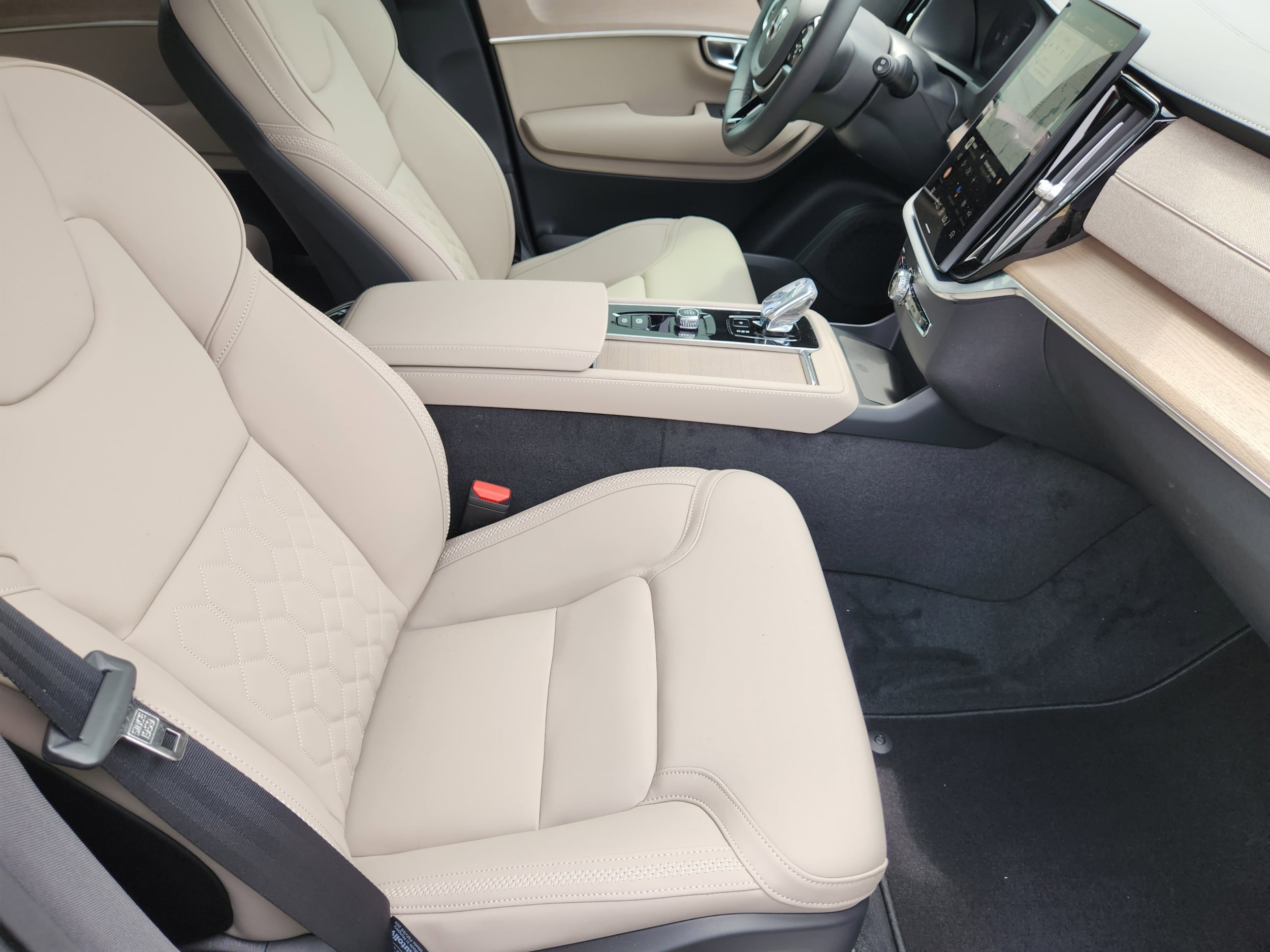 2026 Volvo XC90 Plus - Photo 10