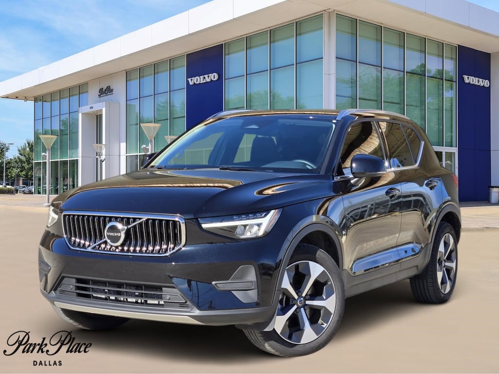Used 2025 Volvo XC40 Core Bright Theme SUV